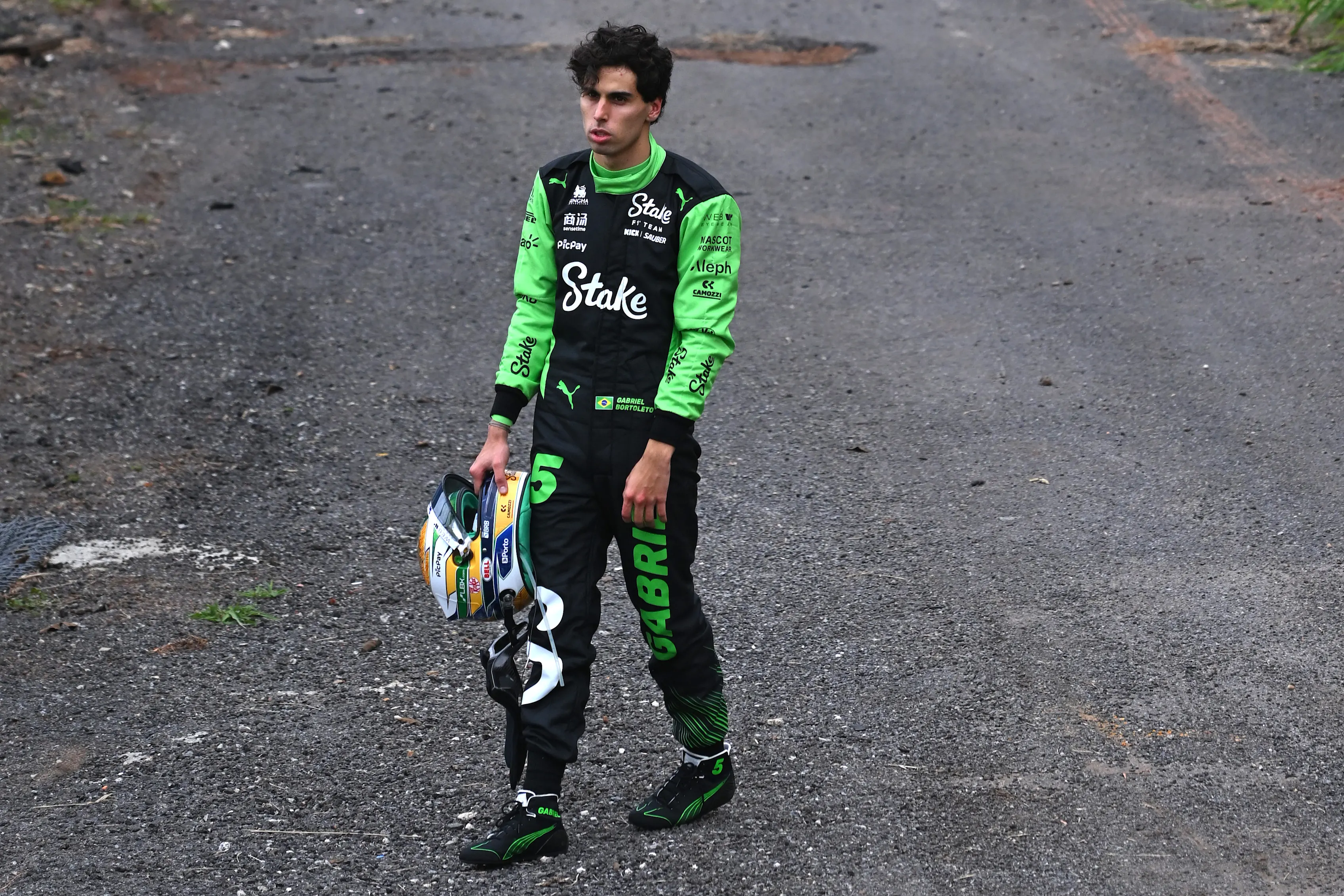 SAO PAULO, BRAZIL - NOVEMBER 09: Gabriel Bortoleto of Brazil and Stake F1 Team Kick Sauber watches