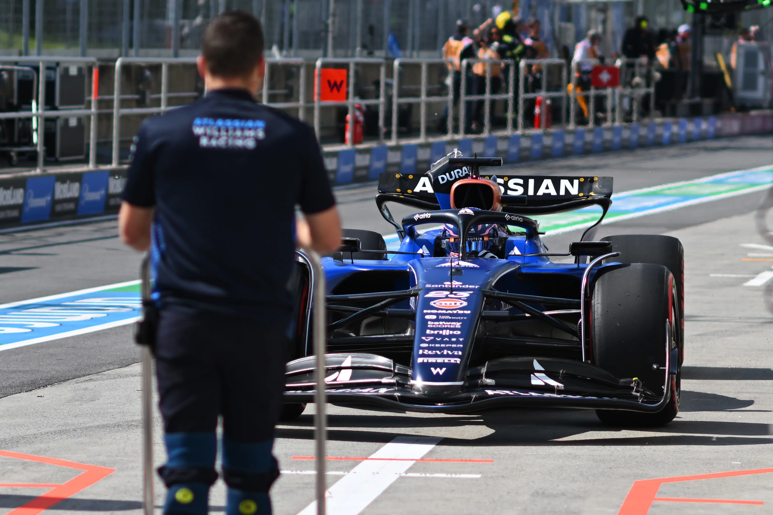 MONTREAL, QUEBEC - JUNE 14: Alexander Albon of Thailand driving the (23) Williams FW47 Mercedes in the Pitlane with damage during qualifying ahead of the F1 Grand Prix of Canada at Circuit Gilles-Villeneuve on June 14, 2025 in Montreal, Quebec. (Photo by Rudy Carezzevoli/Getty Images)