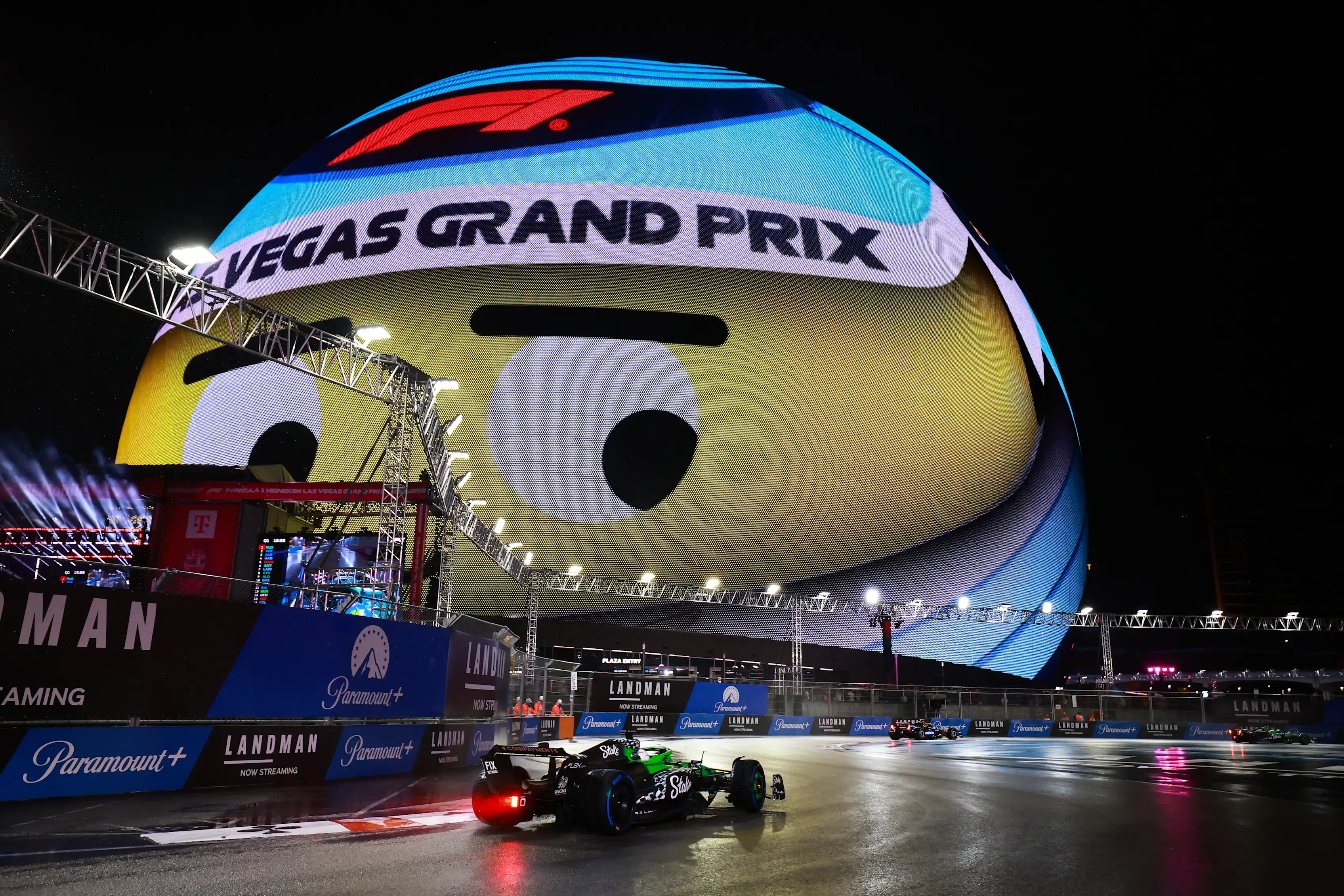 LAS VEGAS, NEVADA - NOVEMBER 21: Nico Hulkenberg of Germany driving the (27) Kick Sauber C45