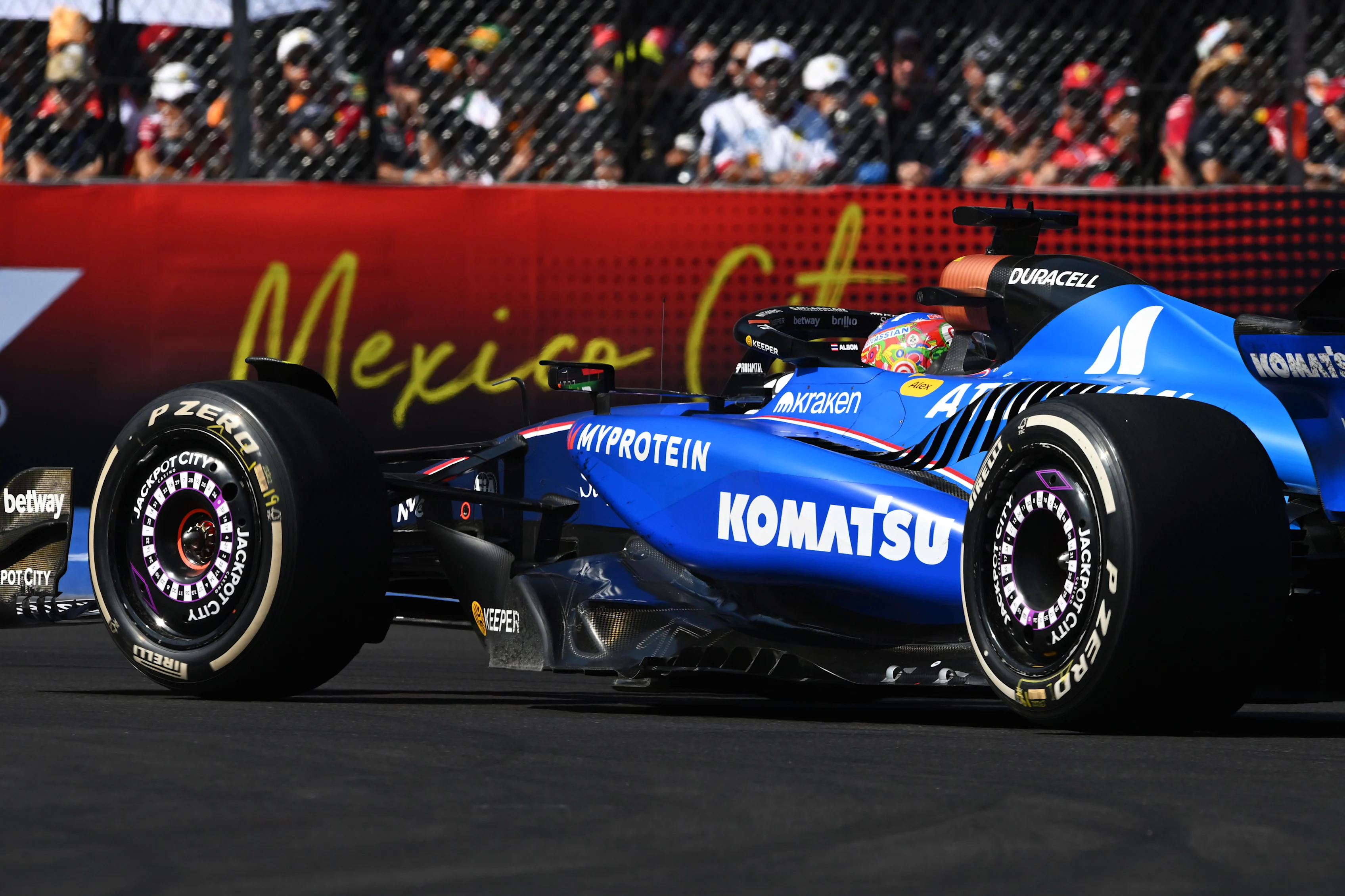 MEXICO CITY, MEXICO - OCTOBER 26: Alexander Albon of Thailand driving the (23) Williams FW47