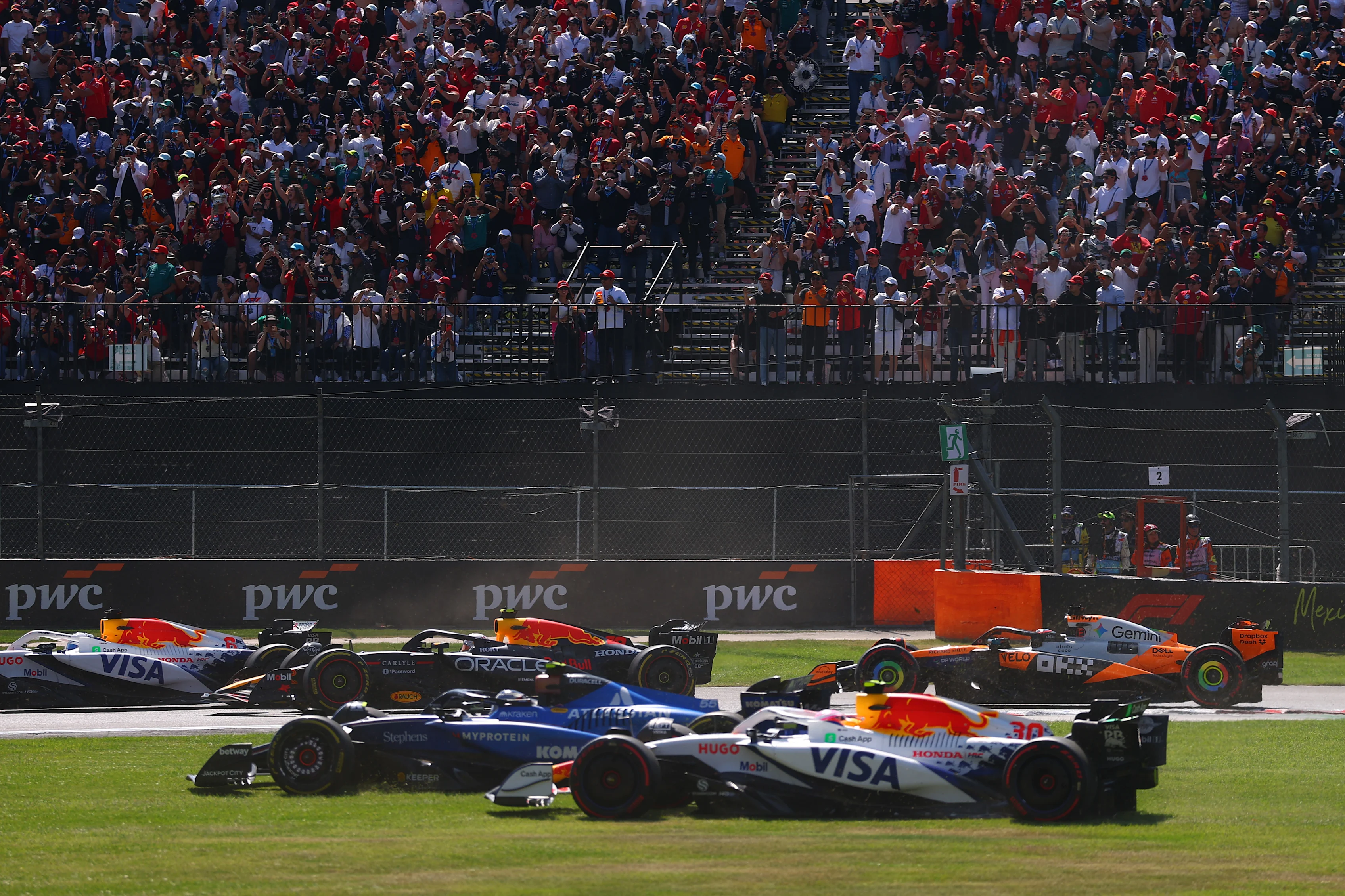 MEXICO CITY, MEXICO - OCTOBER 26: Carlos Sainz of Spain driving the (55) Williams FW47 Mercedes and