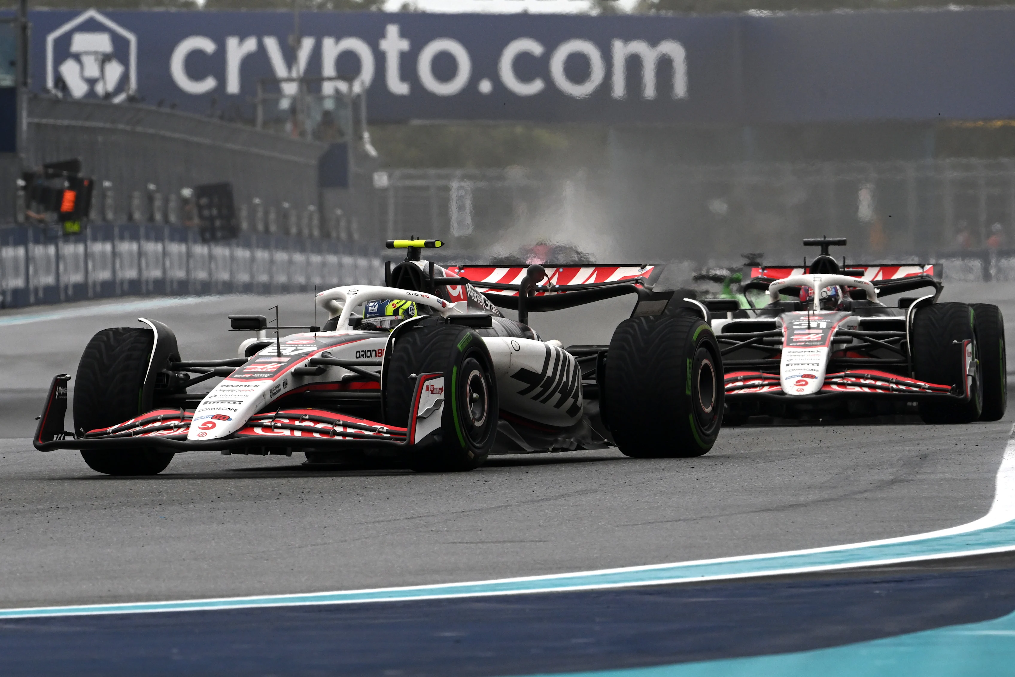 MIAMI, FLORIDA - MAY 03: Oliver Bearman of Great Britain driving the (87) Haas F1 VF-25 Ferrari leads Esteban Ocon of France driving the (31) Haas F1 VF-25 Ferrari on track during the Sprint ahead of the F1 Grand Prix of Miami at Miami International Autodrome on May 03, 2025 in Miami, Florida. (Photo by Mark Sutton - Formula 1/Formula 1 via Getty Images)