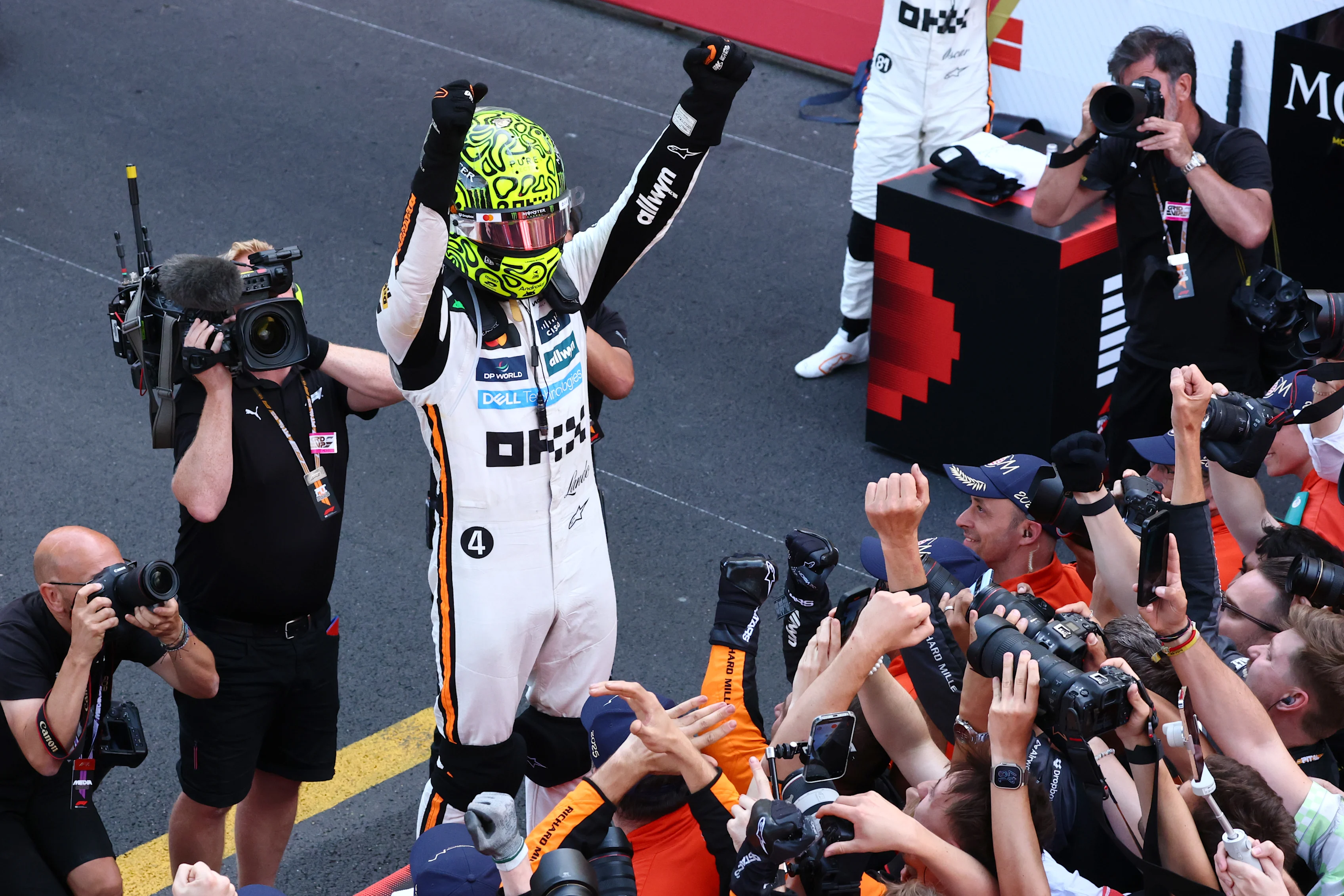 MONTE-CARLO, MONACO - MAY 25: Race winner Lando Norris of Great Britain and McLaren celebrates in parc ferme during the F1 Grand Prix of Monaco at Circuit de Monaco on May 25, 2025 in Monte-Carlo, Monaco. (Photo by Clive Rose/Getty Images)