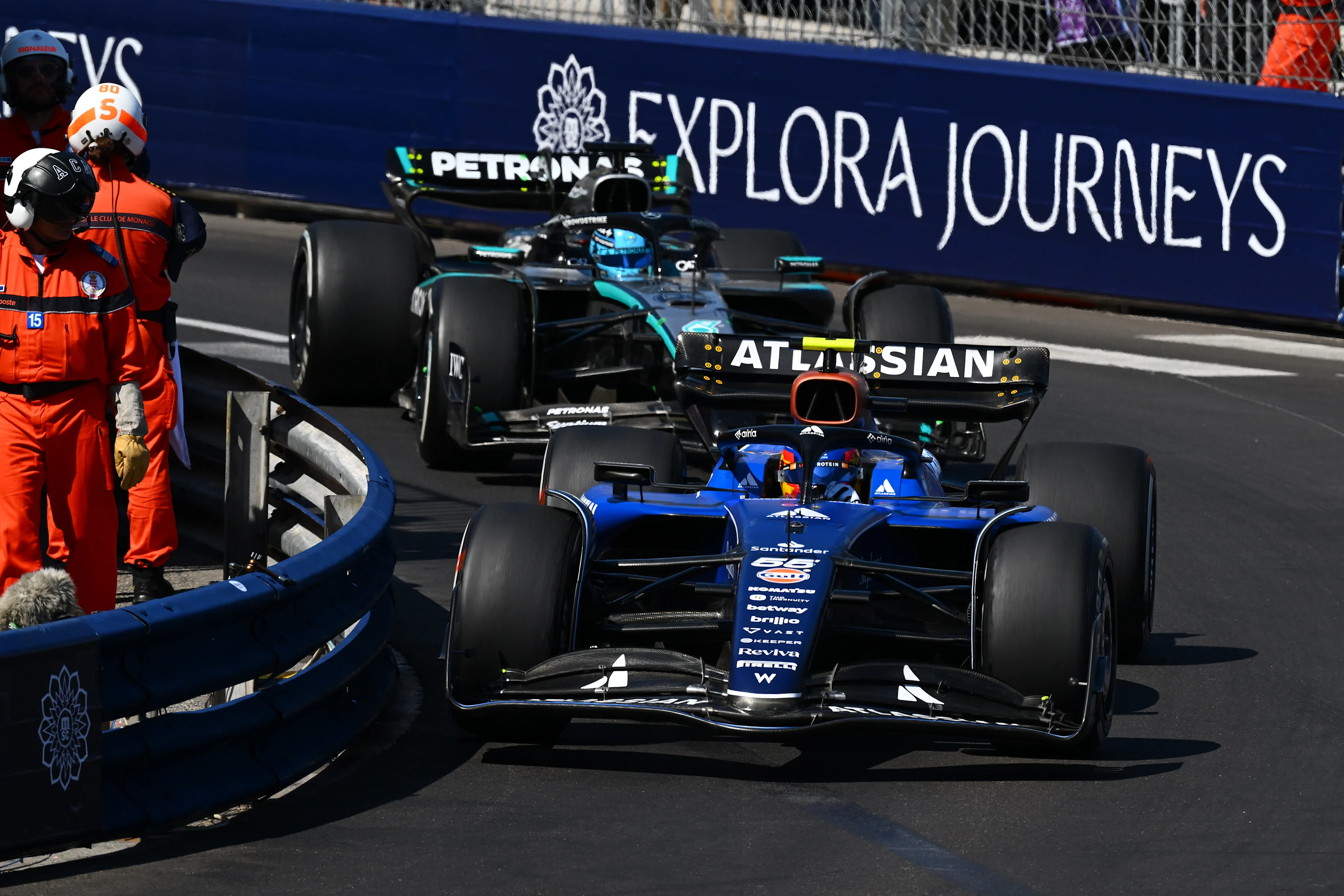 MONTE-CARLO, MONACO - MAY 25: Carlos Sainz of Spain driving the (55) Williams FW47 Mercedes leads