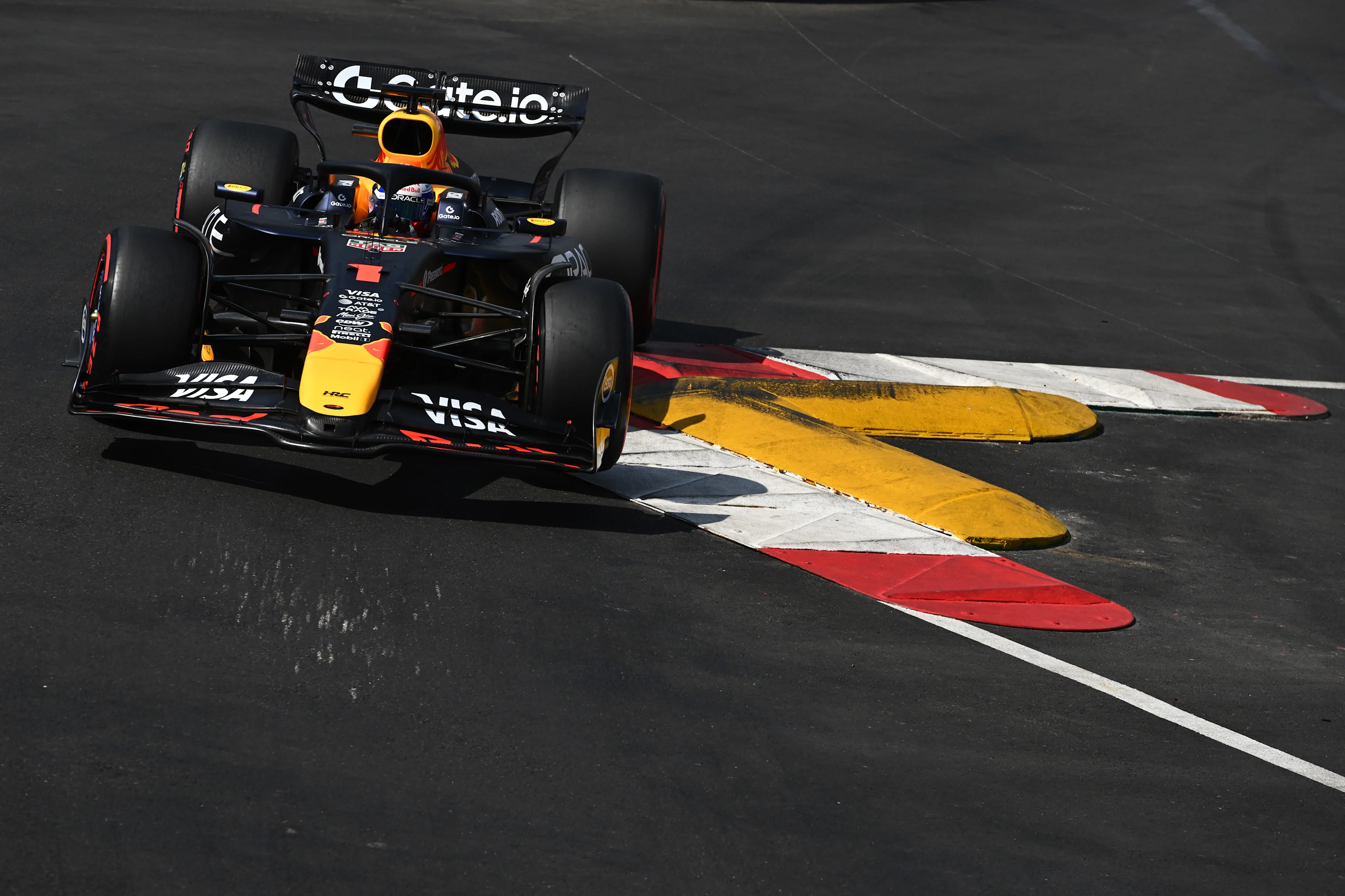 MONTE-CARLO, MONACO - MAY 24: Max Verstappen of the Netherlands driving the (1) Oracle Red Bull Racing RB21 on track during qualifying ahead of the F1 Grand Prix of Monaco at Circuit de Monaco on May 24, 2025 in Monte-Carlo, Monaco (Photo by Rudy Carezzevoli/Getty Images)