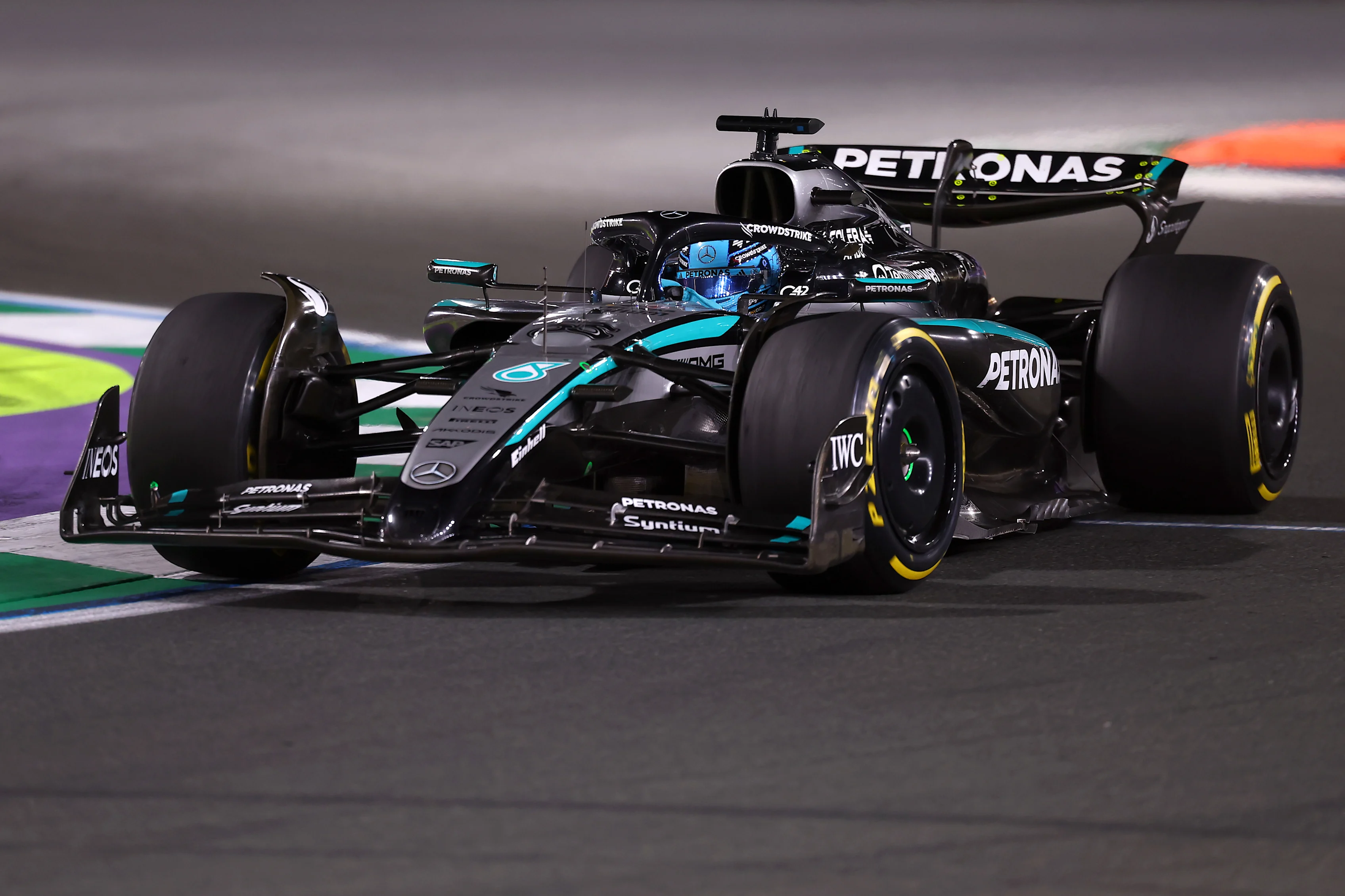 JEDDAH, SAUDI ARABIA - APRIL 20: George Russell of Great Britain driving the (63) Mercedes AMG Petronas F1 Team W16 on track during the F1 Grand Prix of Saudi Arabia at Jeddah Corniche Circuit on April 20, 2025 in Jeddah, Saudi Arabia. (Photo by Alex Pantling/Getty Images)