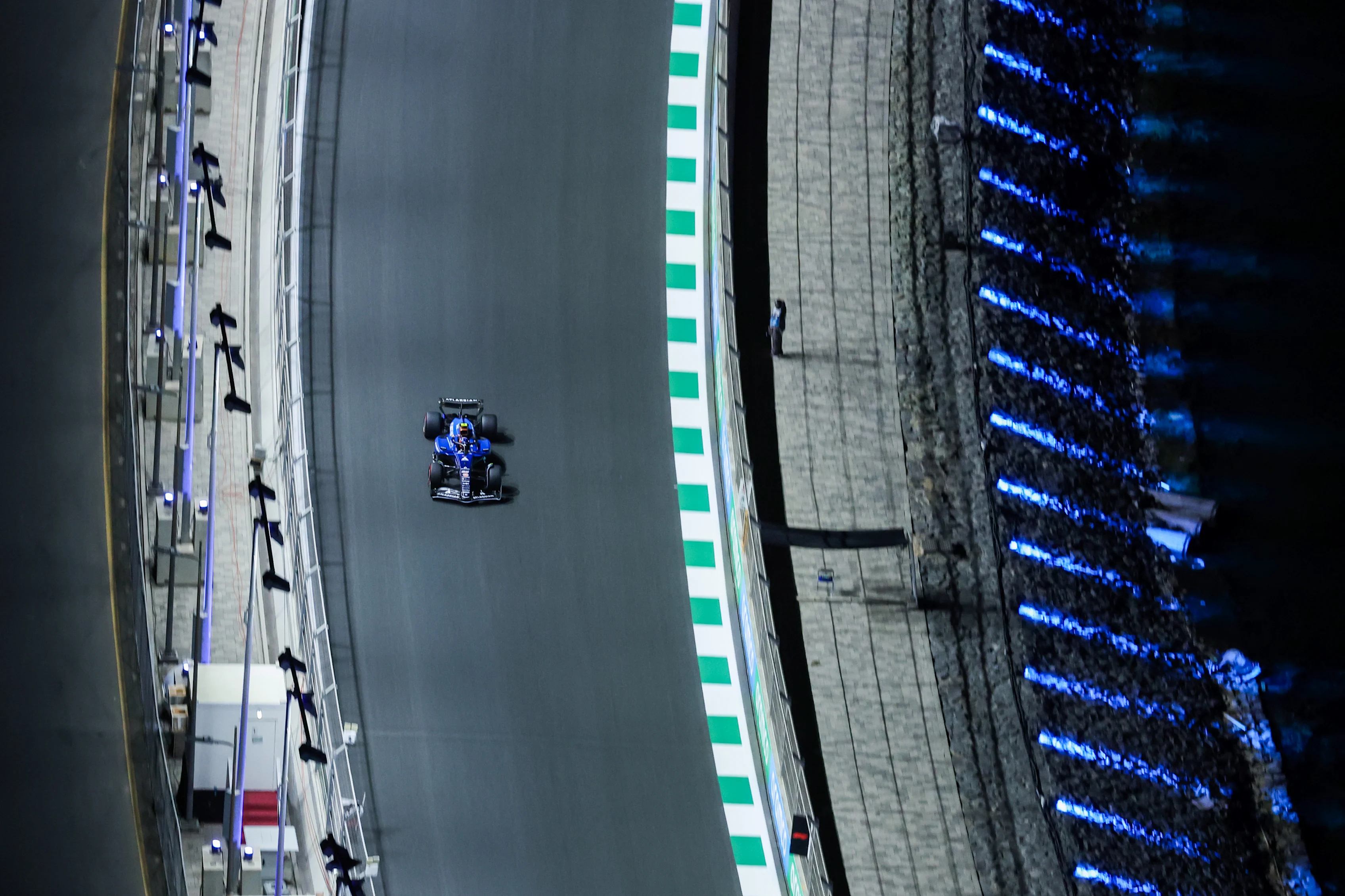 JEDDAH, SAUDI ARABIA - APRIL 19: Carlos Sainz of Spain driving the (55) Williams FW47 Mercedes on track during qualifying ahead of the F1 Grand Prix of Saudi Arabia at Jeddah Corniche Circuit on April 19, 2025 in Jeddah, Saudi Arabia. (Photo by Meg Oliphant/Getty Images)
