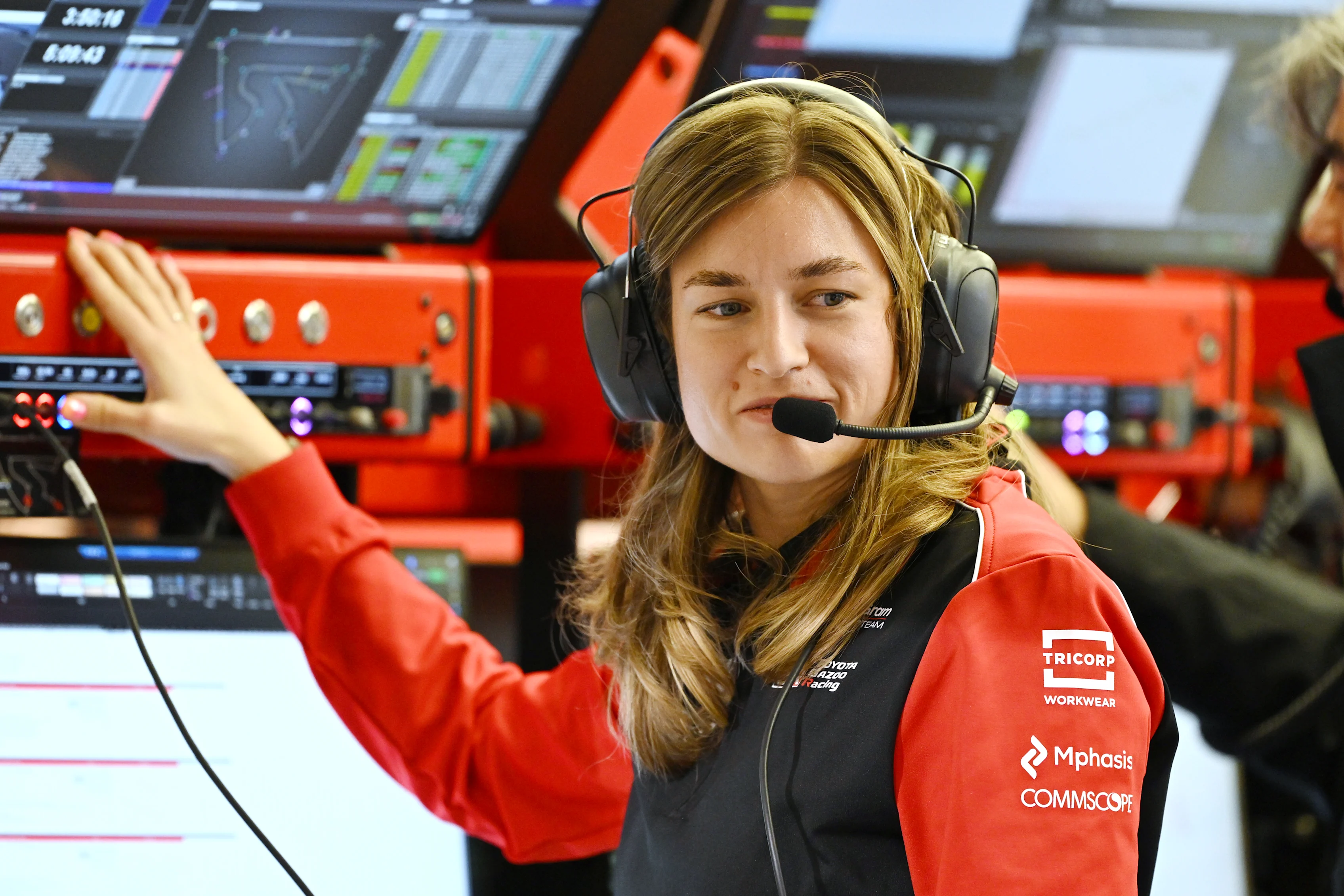 BAHRAIN, BAHRAIN - FEBRUARY 26: Laura Mueller, Race Engineer of Haas F1 during day one of F1 Testing at Bahrain International Circuit on February 26, 2025 in Bahrain, Bahrain. (Photo by Mark Sutton - Formula 1/Formula 1 via Getty Images)