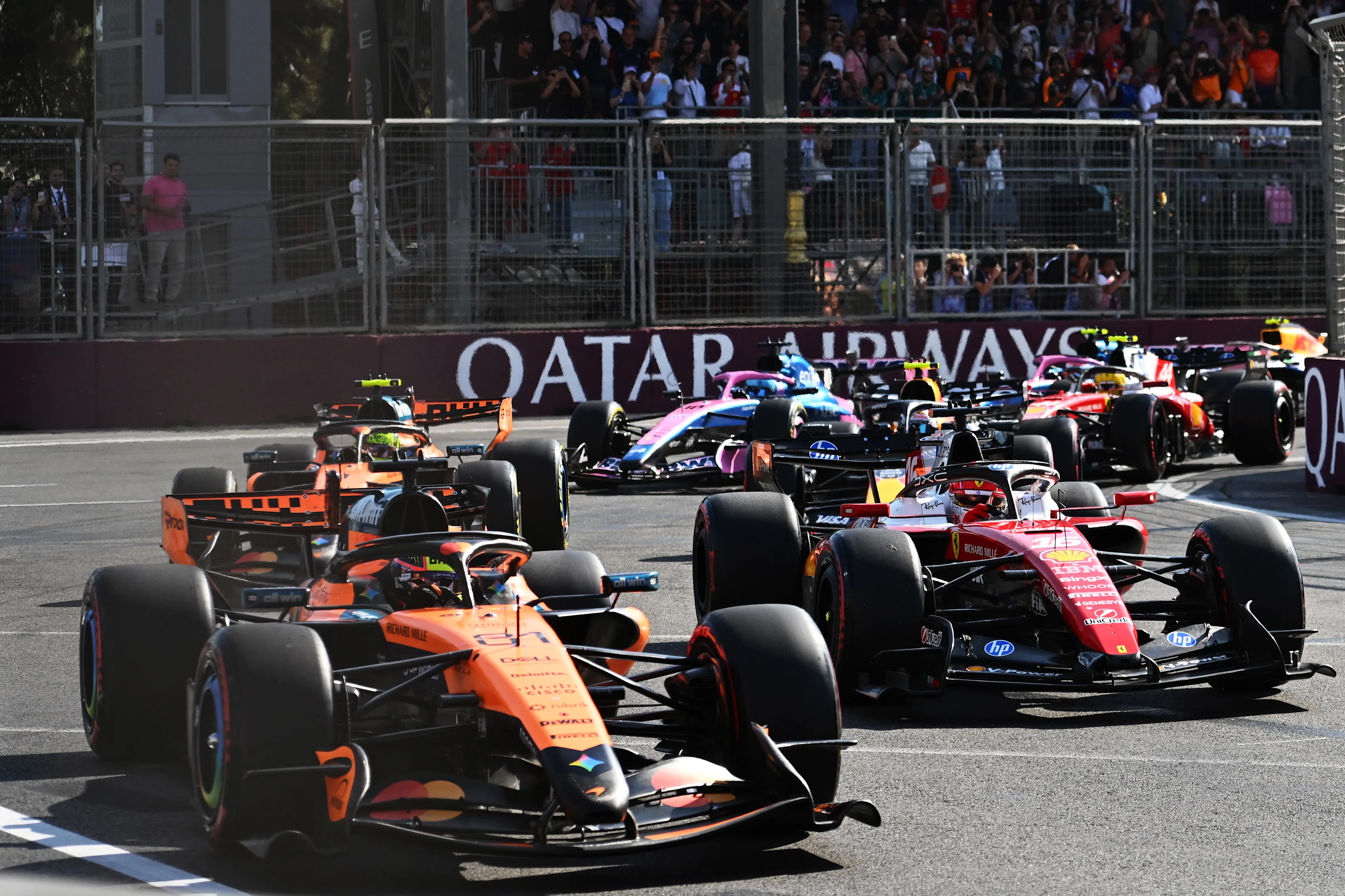 BAKU, AZERBAIJAN - SEPTEMBER 26: Oscar Piastri of Australia driving the (81) McLaren MCL40 Mercedes
