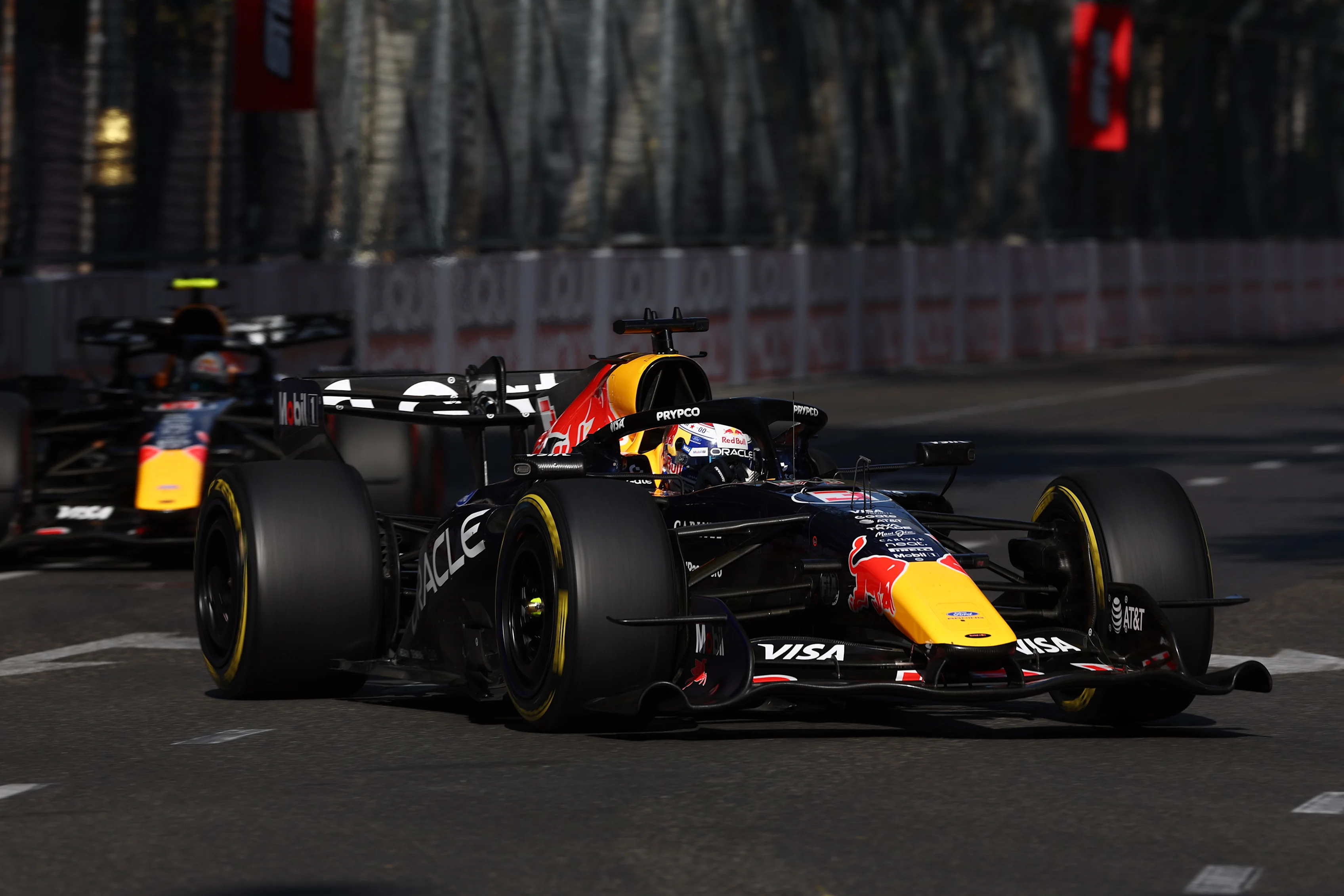 BAKU, AZERBAIJAN - SEPTEMBER 26:  Max Verstappen of the Netherlands driving the (3) Oracle Red Bull