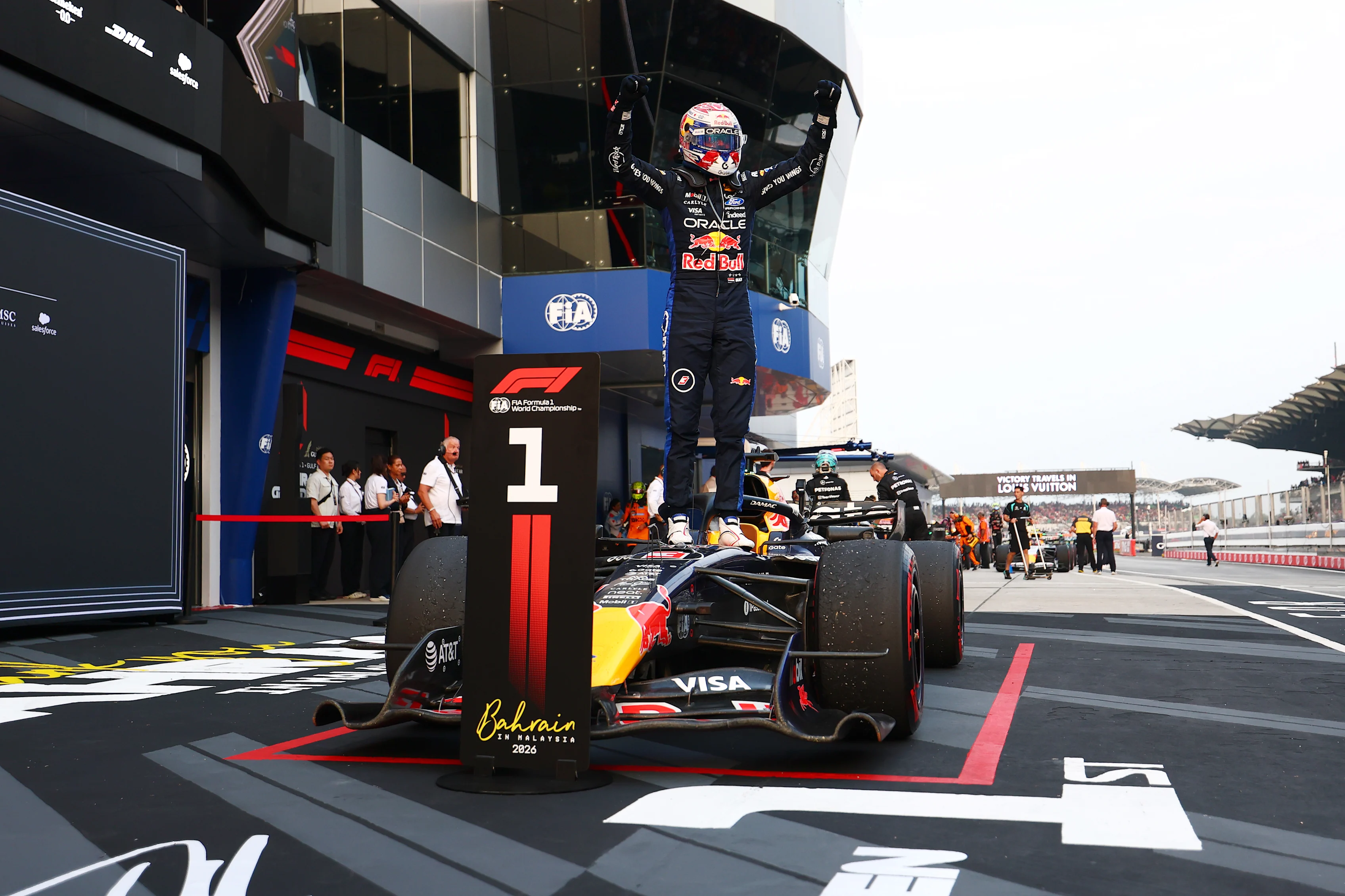 KUALA LUMPUR, MALAYSIA - OCTOBER 04: Race winner Max Verstappen of the Netherlands and Oracle Red