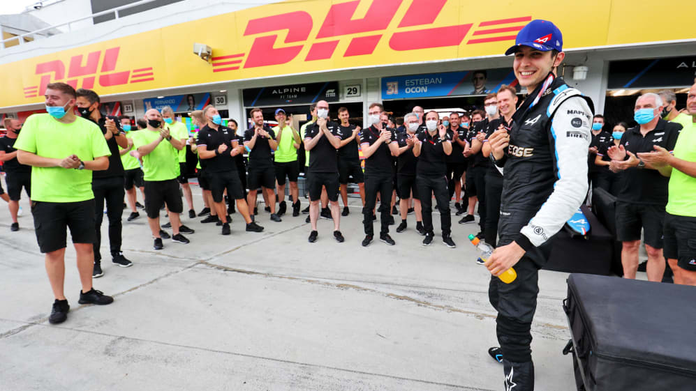Race winner Esteban Ocon (FRA) Alpine F1 Team celebrates with the team.
Hungarian Grand Prix,
