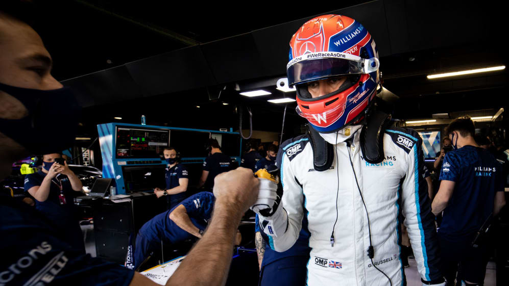 George Russell (GBR) Williams Racing FW43B celebrates with the team during qualifying.
Spanish