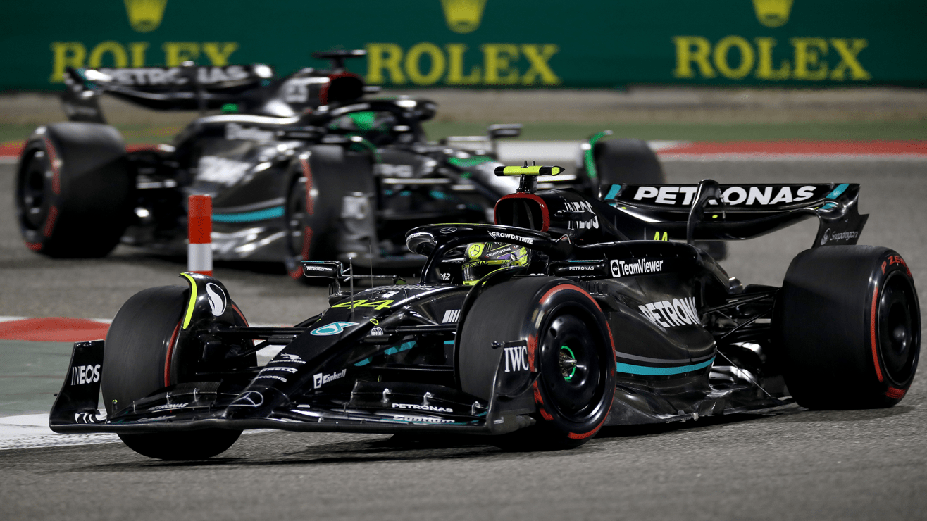 Mercedes go back to black for the new Formula One season - Yahoo Sport