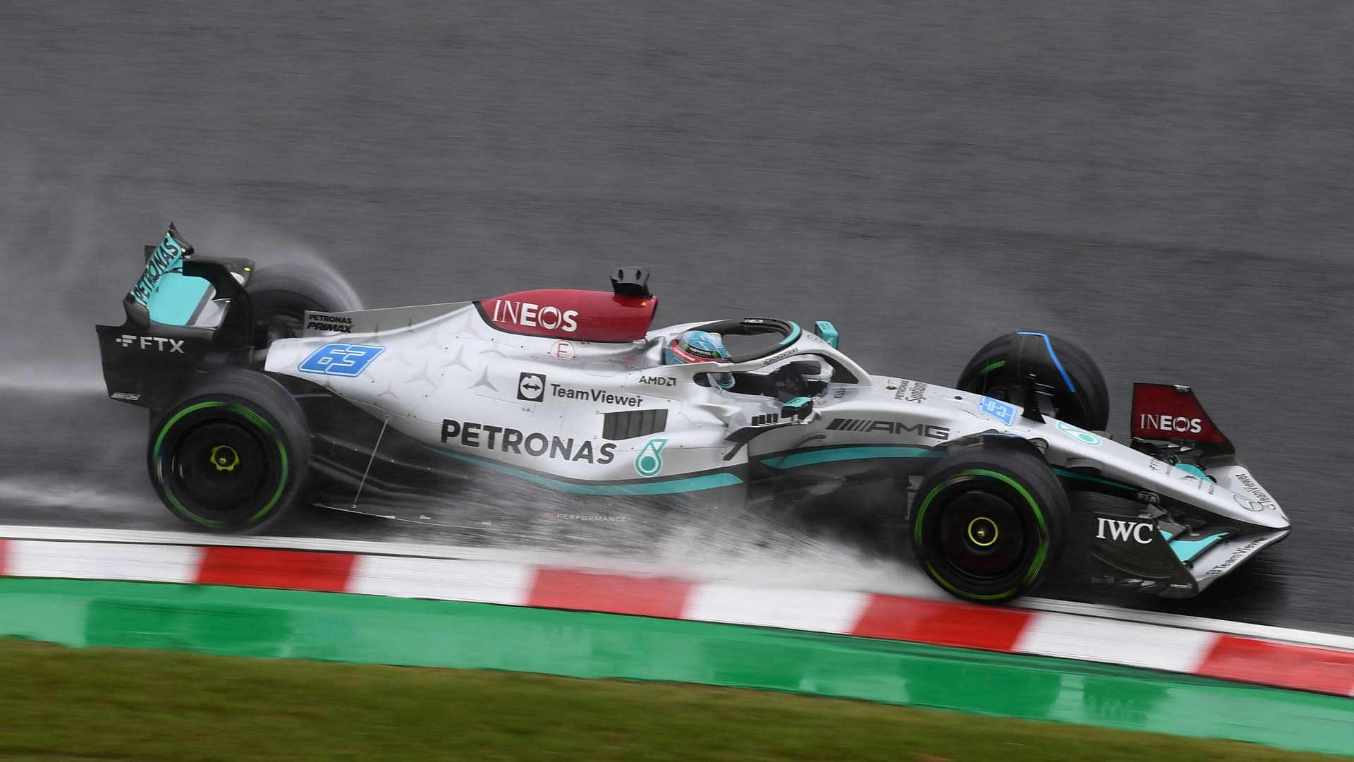 F1: sob forte chuva, Hamilton e Russell dominam 2º treino livre do GP do  Japão