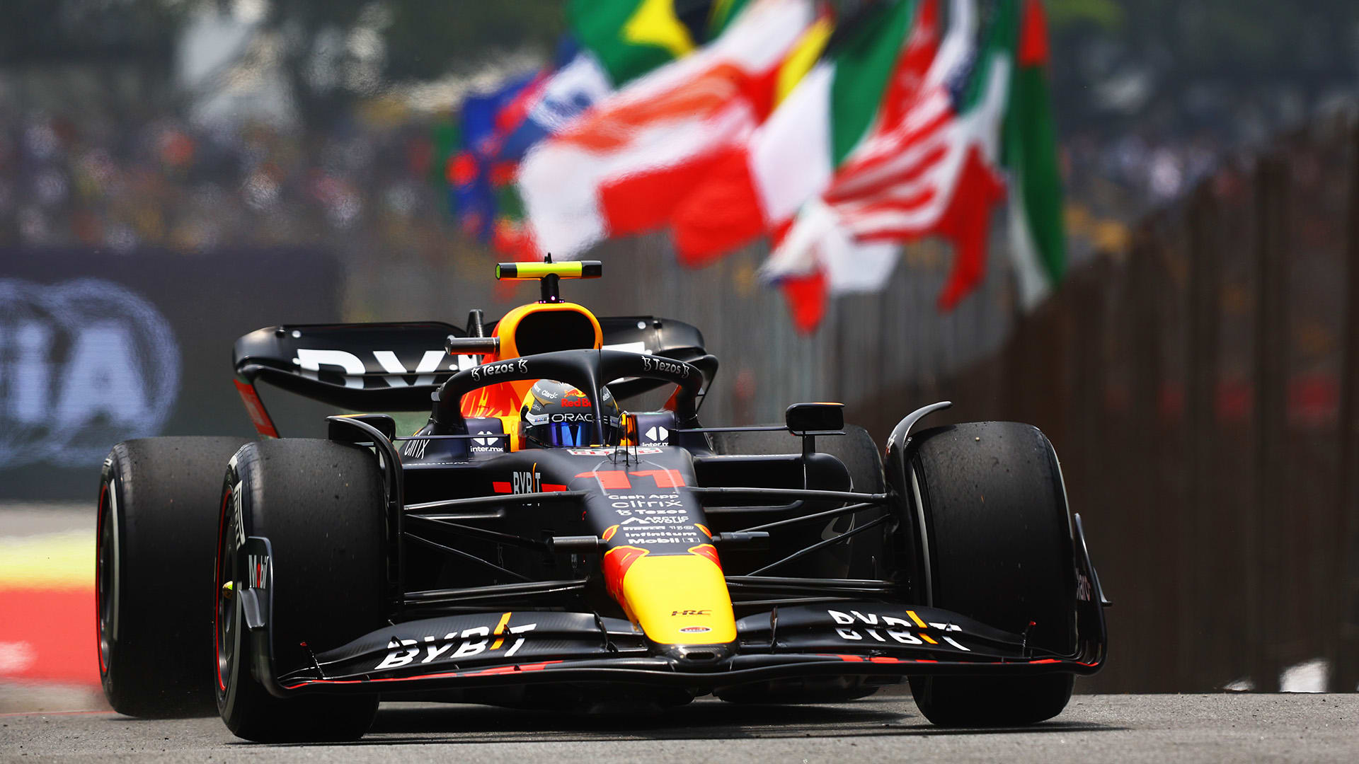 FP1 report and highlights from the 2022 Sao Paulo Grand Prix: FP1: Perez  edges out Leclerc and Verstappen in ultra-close first practice at  Interlagos as qualifying nears | Formula 1®