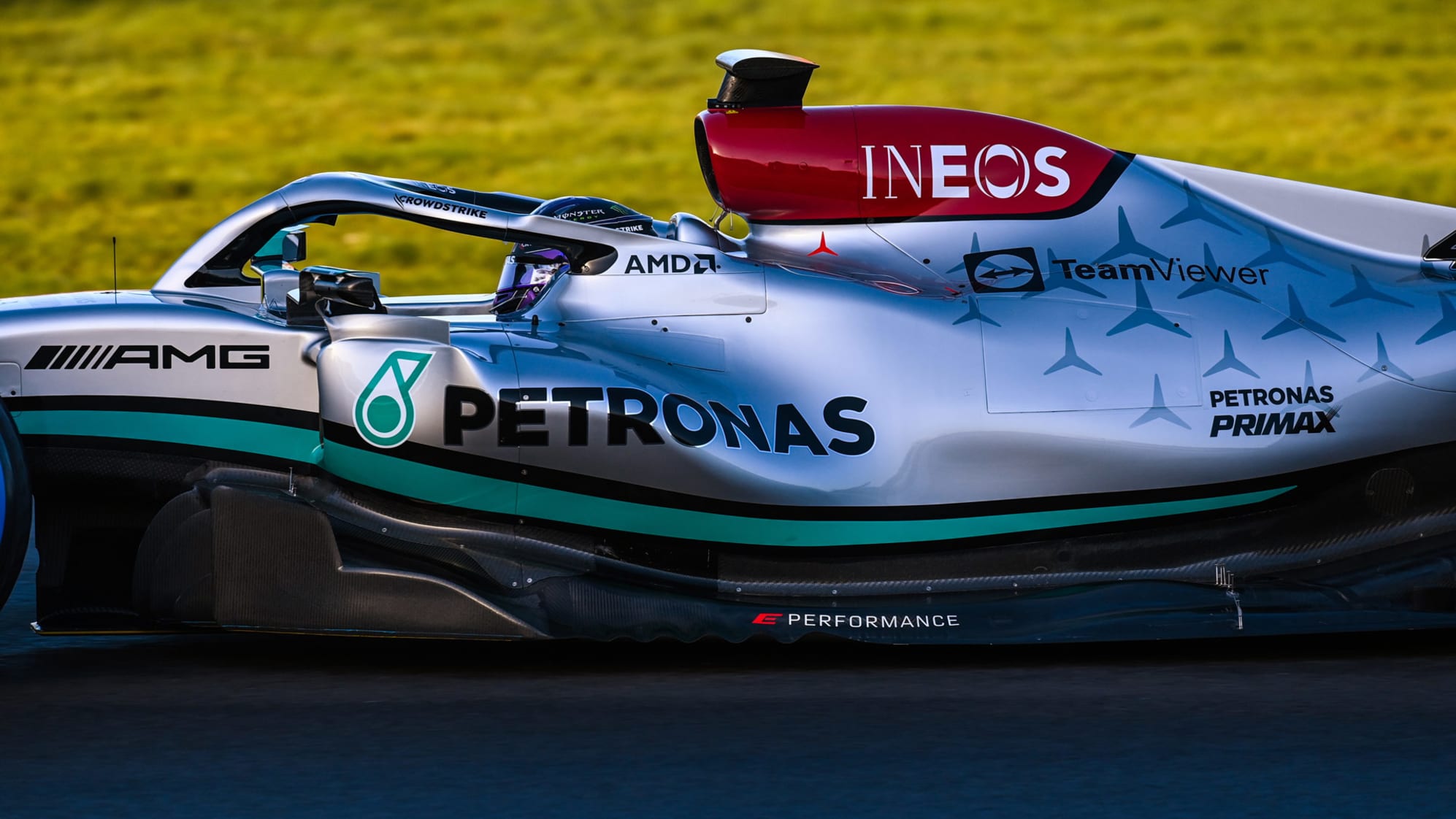 Russell and Hamilton brave 'absolutely crazy' conditions at Mercedes