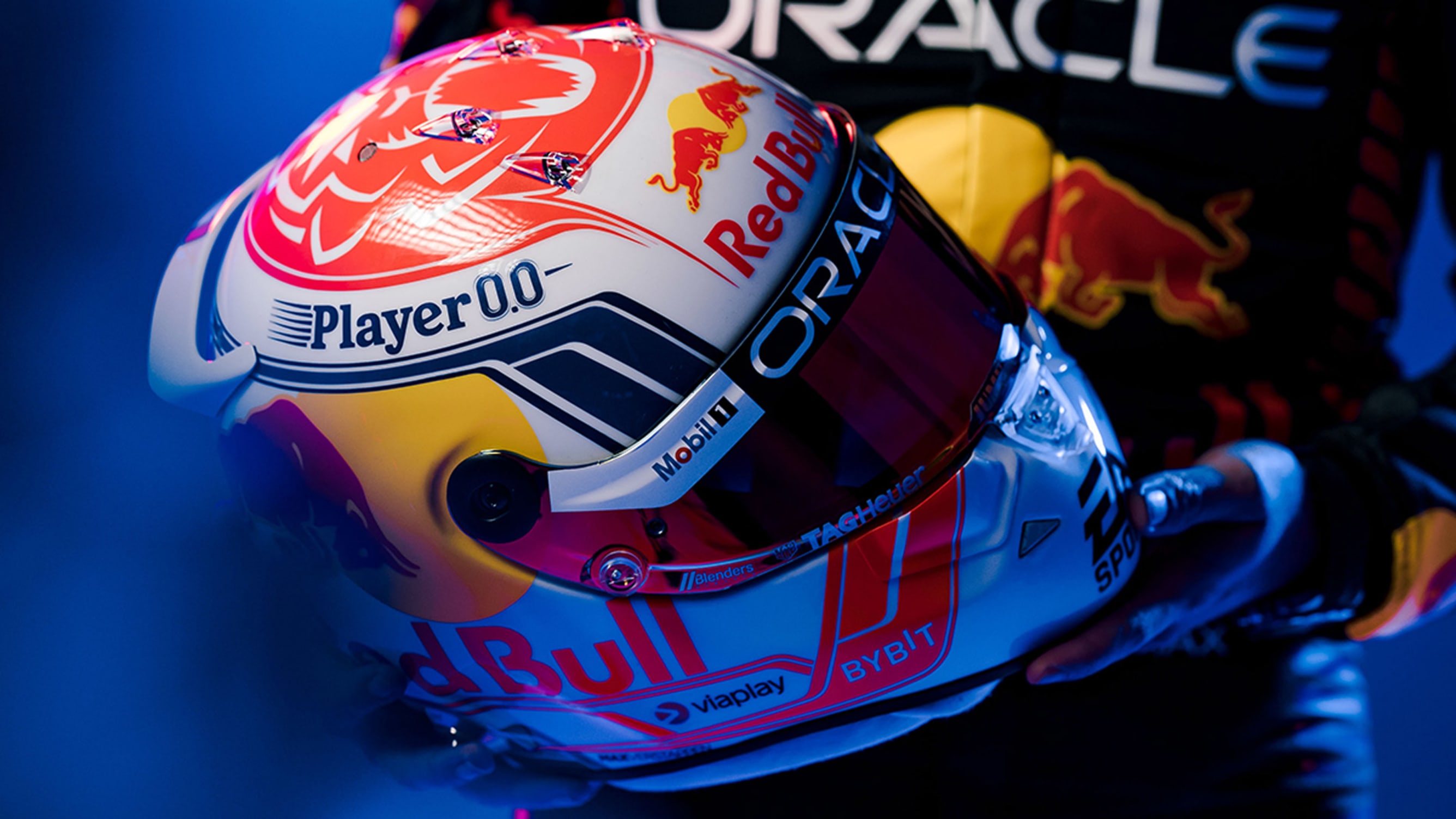 GALLERY Verstappen goes 'old school' with new helmet for 2023 Formula 1®