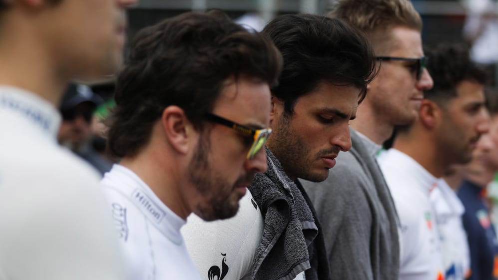 AUTóDROMO JOSé CARLOS PACE, BRAZIL - NOVEMBER 11: Fernando Alonso, McLaren, Carlos Sainz Jr,
