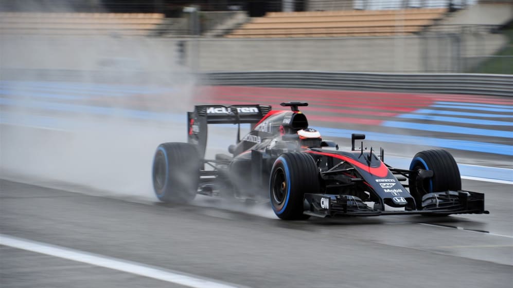 Stoffel Vandoorne (BEL) McLaren MP4-30 at Pirelli Formula One Wet Test, Day Two, Paul Ricard,