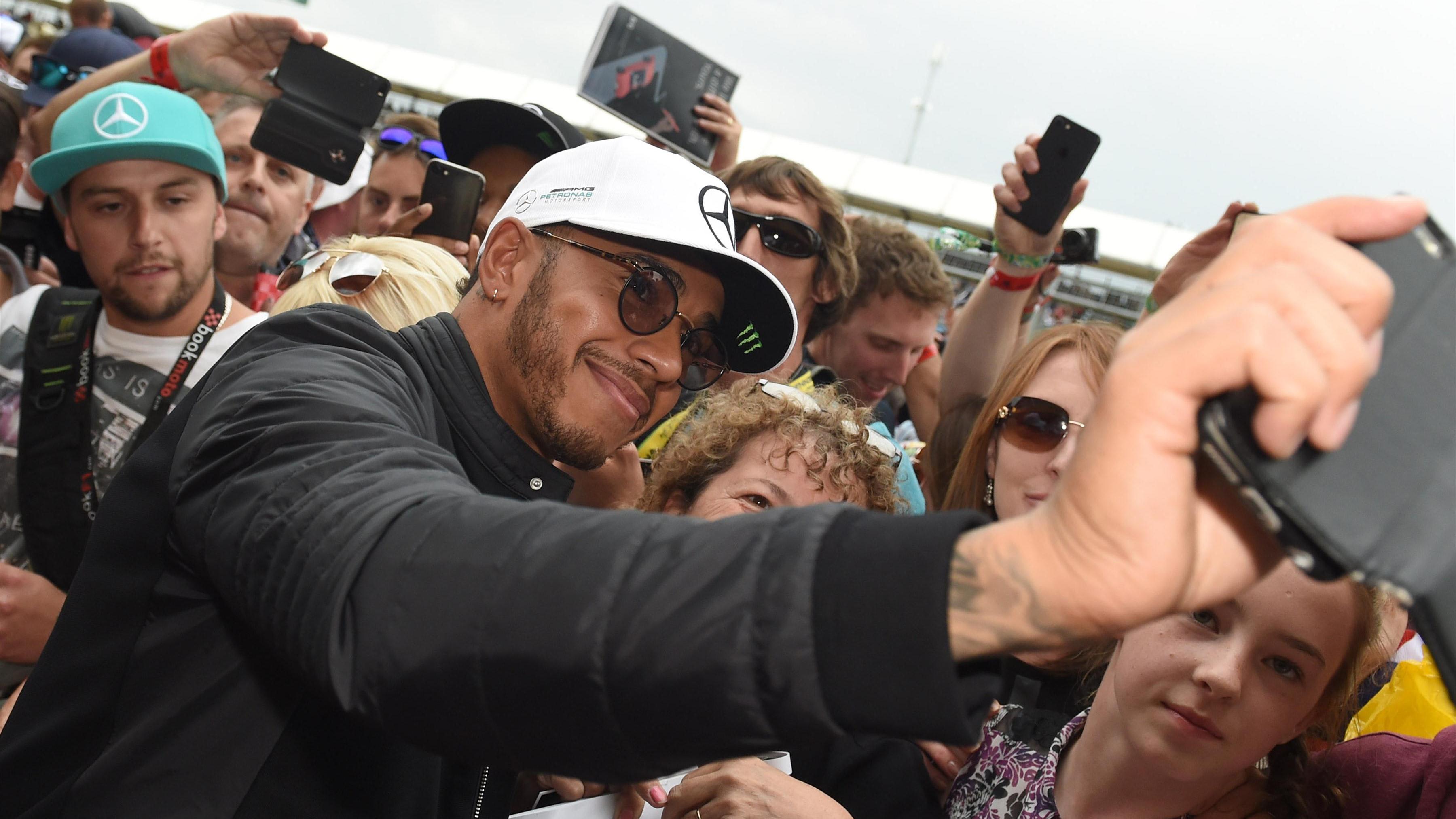 Here's why Lewis Hamilton deserves a podium for his fashion fits