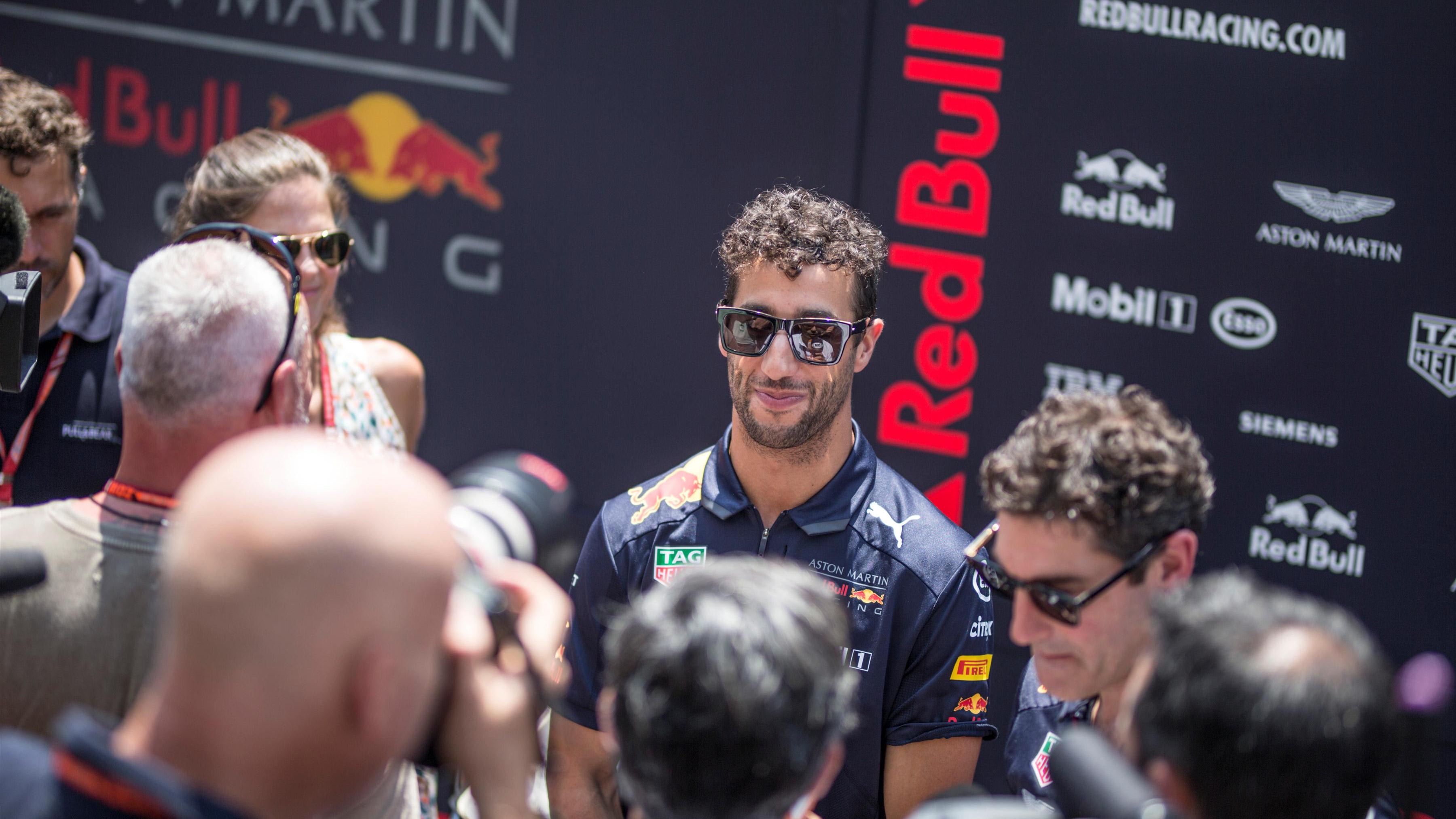 “Everyone is chasing Mercedes this weekend” – Ricciardo