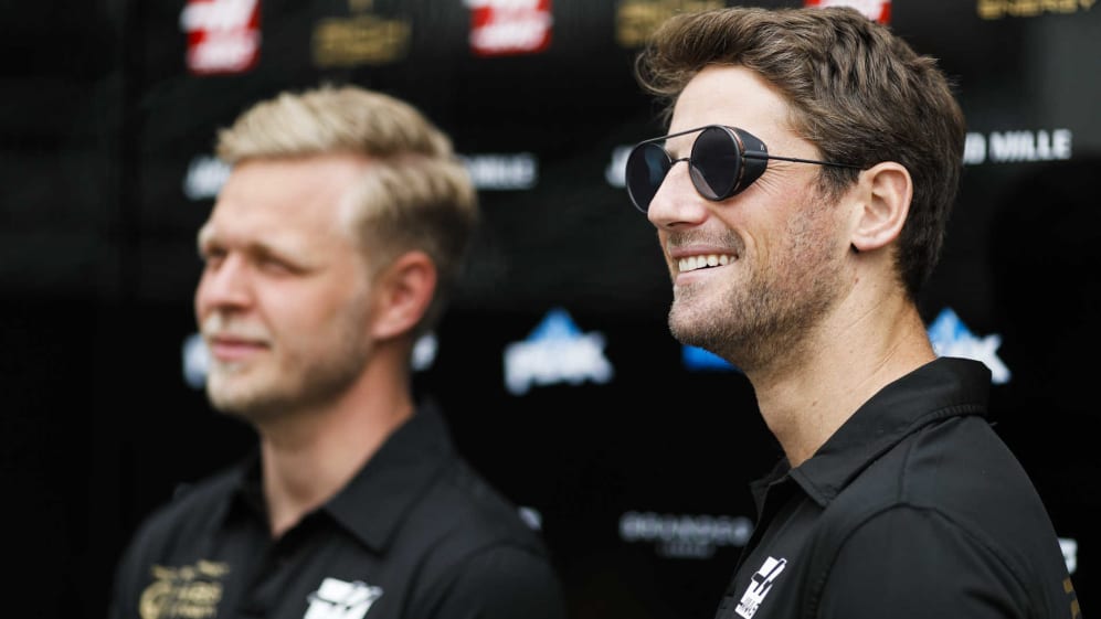 BAKU CITY CIRCUIT, AZERBAIJAN - APRIL 25: Kevin Magnussen, Haas F1 and Romain Grosjean, Haas F1