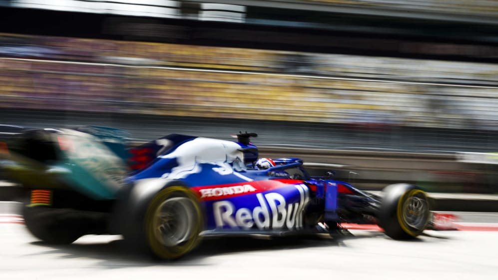 Toro Rosso make precautionary change of Honda engine on Kvyat s