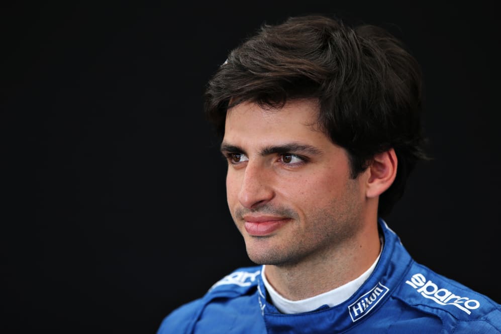 Sainz reveals 'essential' routine during coronavirus outbreak | Formula 1®