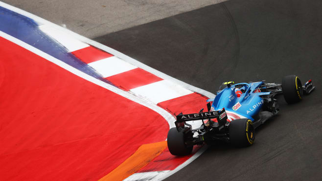 Fernando Alonso's hilarious reaction caught on Aston Martin team radio  after passing Carlos Sainz in F1 Bahrain GP