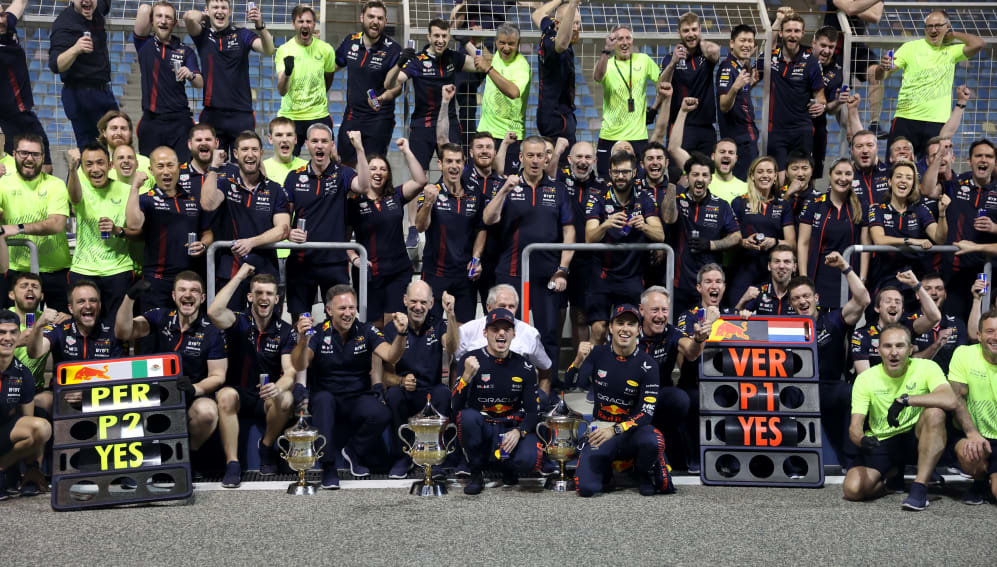 BAHREIN, BAHREIN - 5 DE MARZO: Ganador de la carrera Max Verstappen de Holanda y Oracle Red Bull