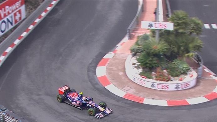 Toro Rosso's Daniil Kvyat, on intermediate tyres, is the first to set a timed lap after conditions improve. © FOWC Ltd