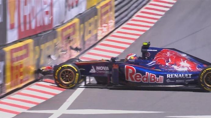 Toro Rosso's Daniil Kvyat locks up his rear tyres, loses the back of his car and collides with the wall exiting the tunnel into Turn 10. © FOWC Ltd