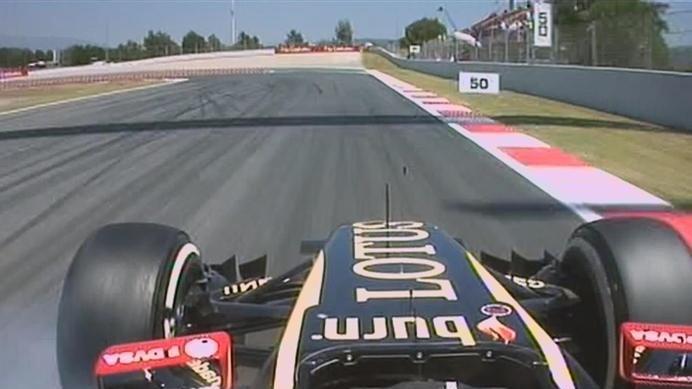 Pastor Maldonado locks the front-left tyre of his Lotus as he enters Turn 10. © FOWC Ltd