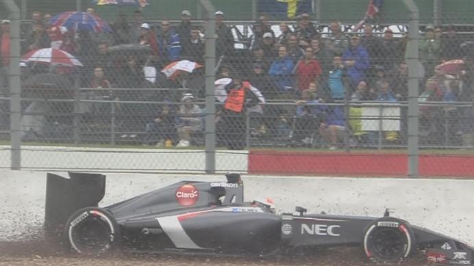 Adrian Sutil's Sauber ends up the gravel trap at Brooklands in the final minutes of Q1. © FOWC Ltd