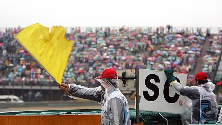 The safety car board is shown by the marshals. Formula One World Championship, Rd 3, Chinese Grand Prix, Race Day, Shanghai, China, Sunday, 19 April 2009