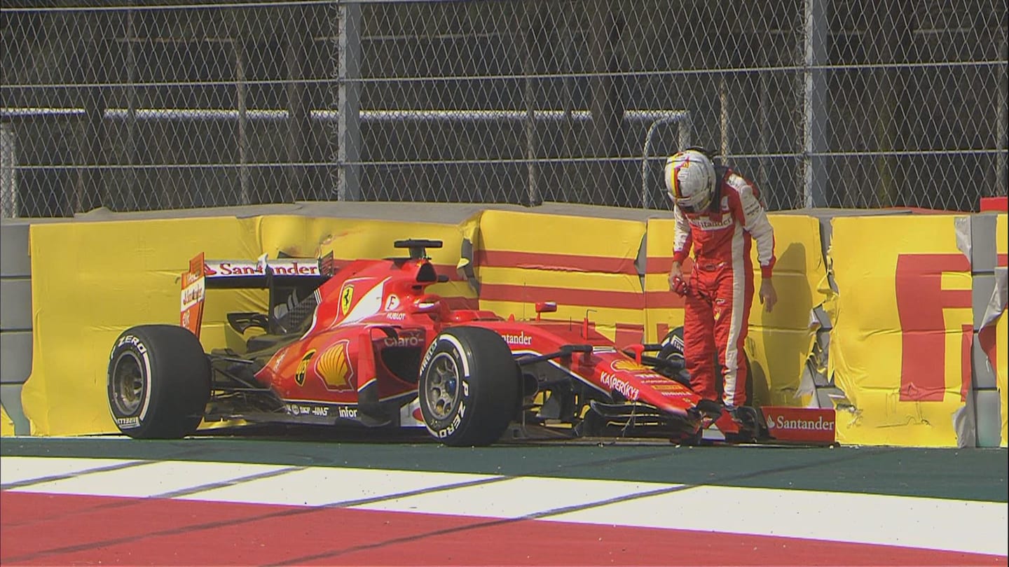 Vettel crashes out of the Mexican race