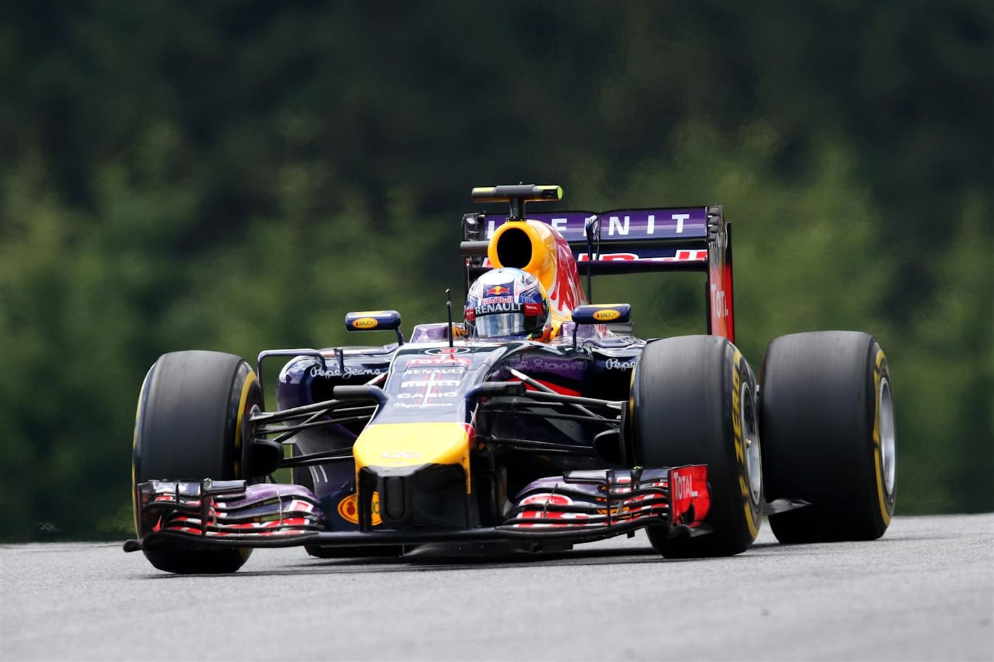 Daniel Ricciardo (AUS) Red Bull Racing RB10. Formula One World Championship, Rd8, Austrian Grand Prix, Race, Spielberg, Austria, Sunday, 22 June 2014. © Sutton Images