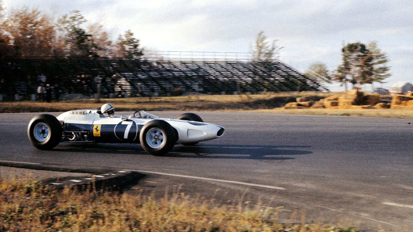 - Enzo Ferrari, per protesta contro la federazione, fece iscrivere le proprie vetture al GP degli