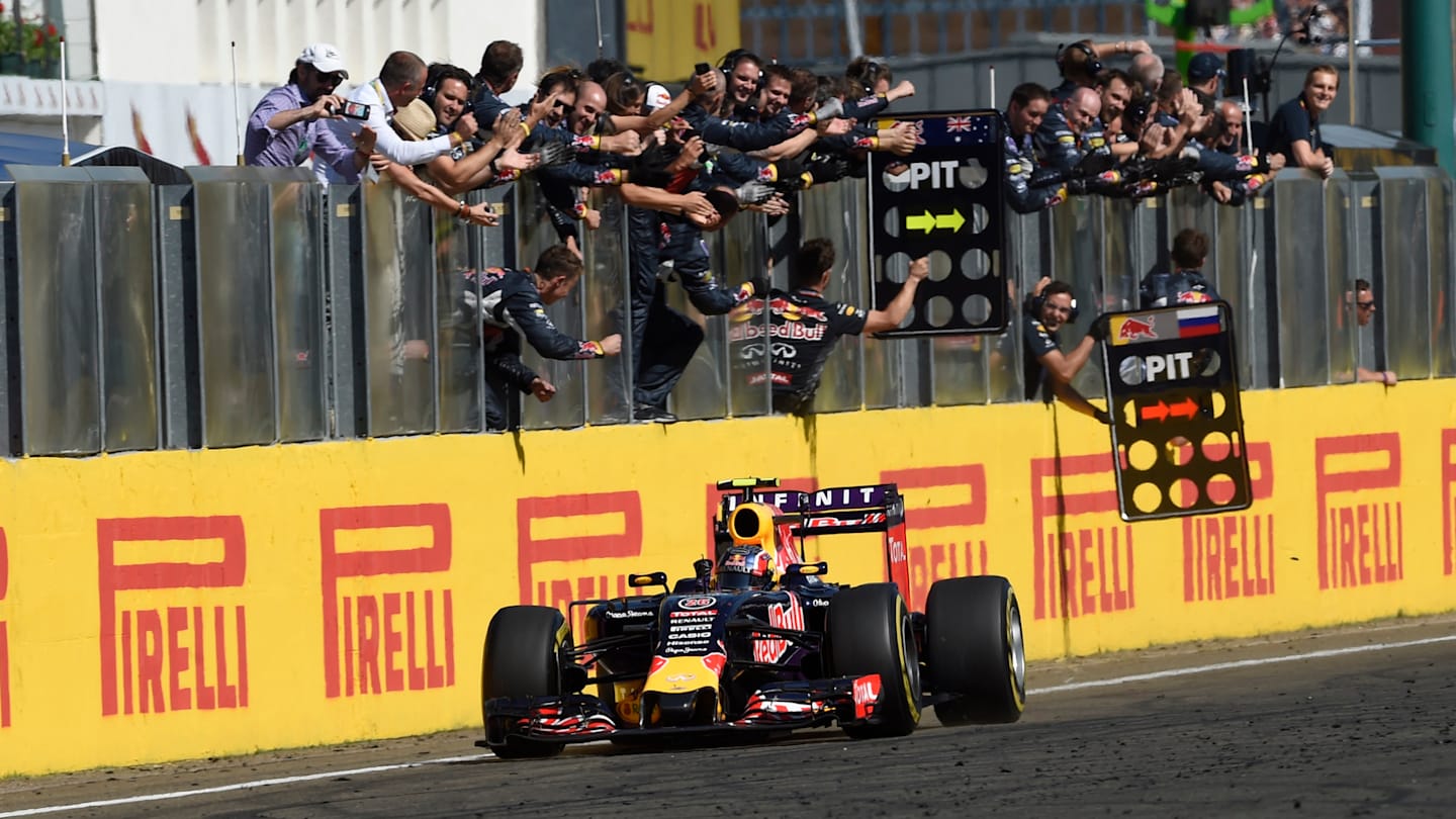 Second placed Daniil Kvyat (RUS) Red Bull Racing RB11 crosses the line at Formula One World