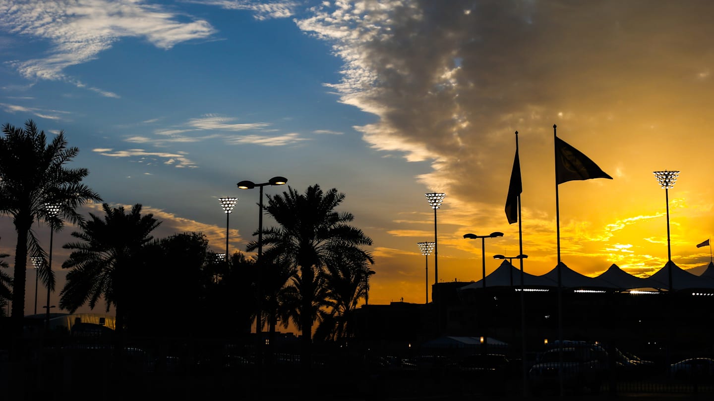 Sunset at Formula One World Championship, Rd19, Abu Dhabi Grand Prix, Preparations, Yas Marina