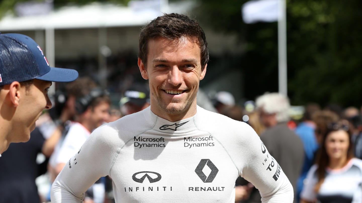 Jolyon Palmer (GBR) Renault Sport at Goodwood Festival of Speed, Goodwood, England, 24-26 June 2016. © Sutton Images