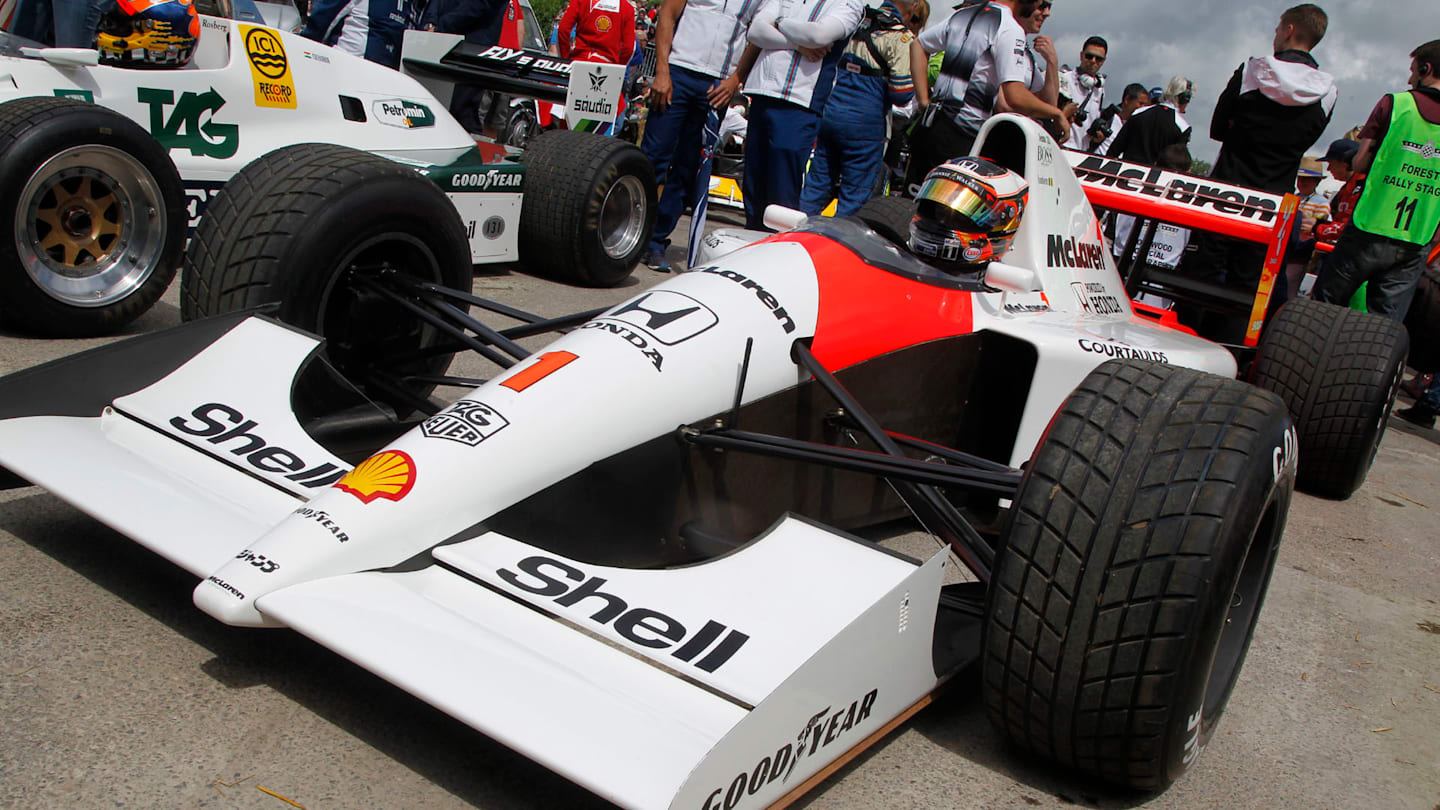 Stoffel Vandoorne (BEL) McLaren MP4-6 at Goodwood Festival of Speed, Goodwood, England, 24-26 June 2016. © Sutton Images