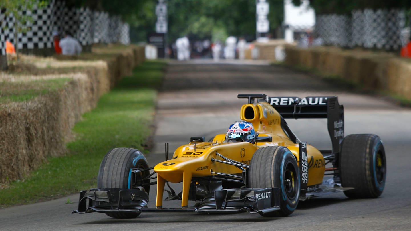 Jolyon Palmer (GBR), Renault F1 Team, at Goodwood Festival of Speed, Goodwood, England, 24-26 June 2016. © Sutton Images