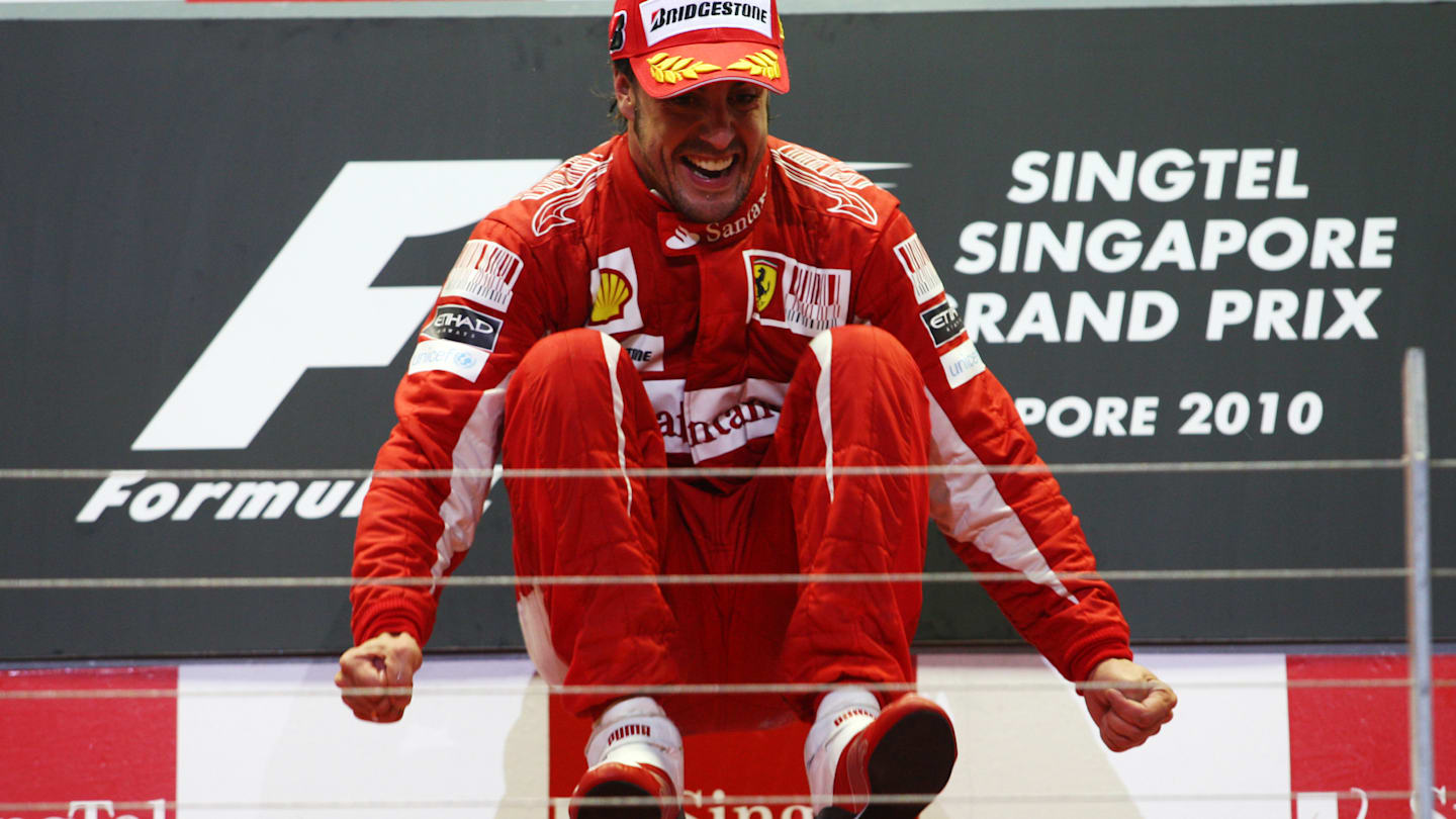 Fernando Alonso (ESP) Ferrari on the podium.  Formula One World Championship, Rd 15, Singapore