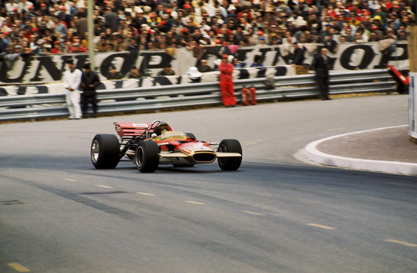 Jochen Rindt (AUT) Lotus 49C only led the race for 400 yards but it was enough to take his opening