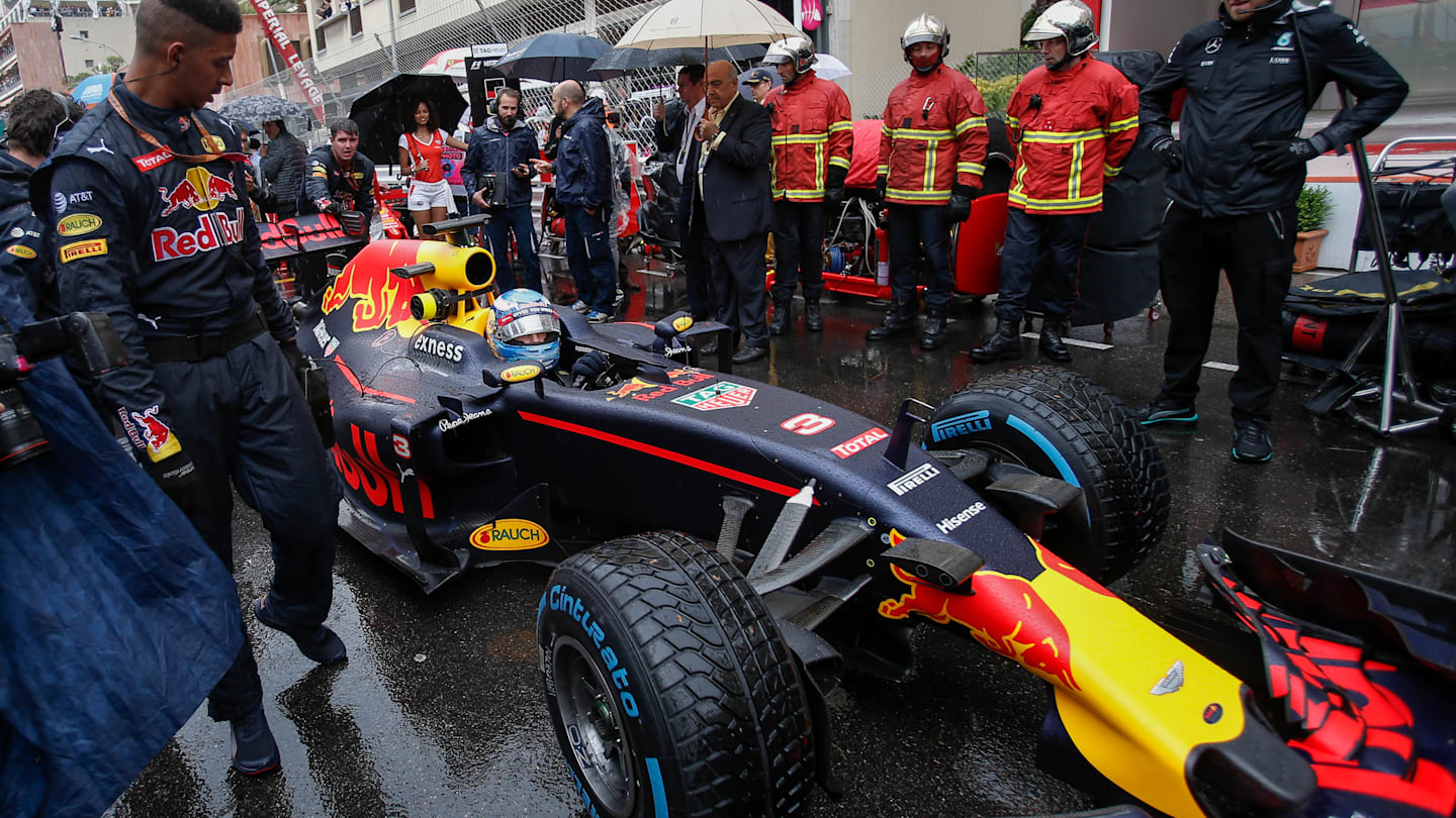 www.sutton-images.com  Daniel Ricciardo (AUS) Red Bull Racing RB12 on the grid at Formula One