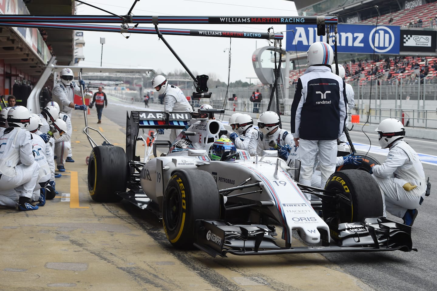 Williams' Felipe Massa makes a pit stop, Barcelona test