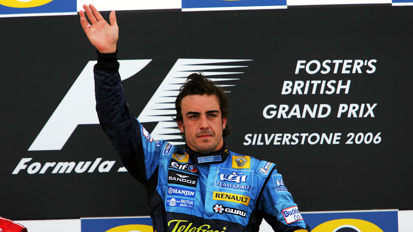 Race winner Fernando Alonso (ESP) Renault celebrates on the podium. Formula One World