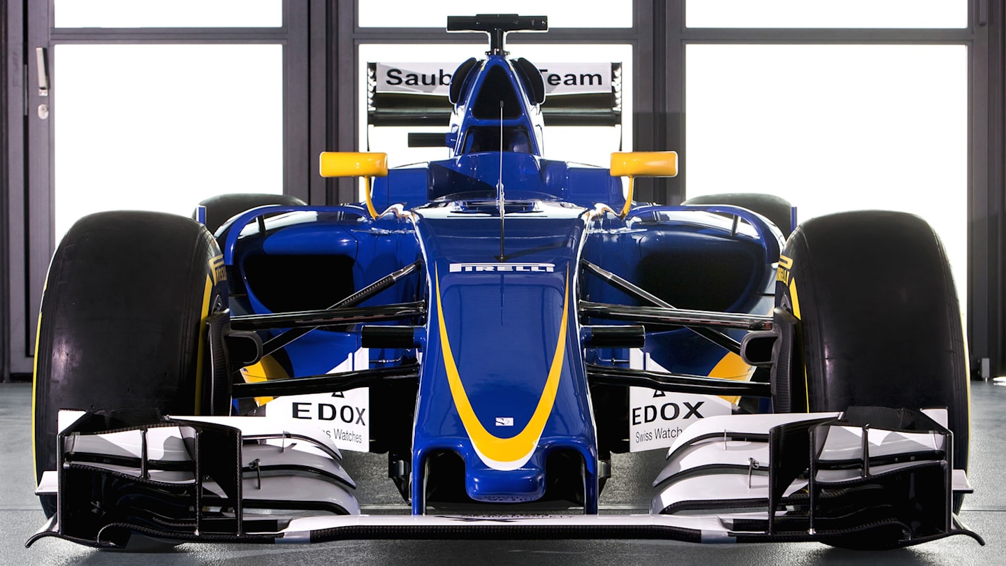 SauberC35-Ferrari_FrontLow_.jpg